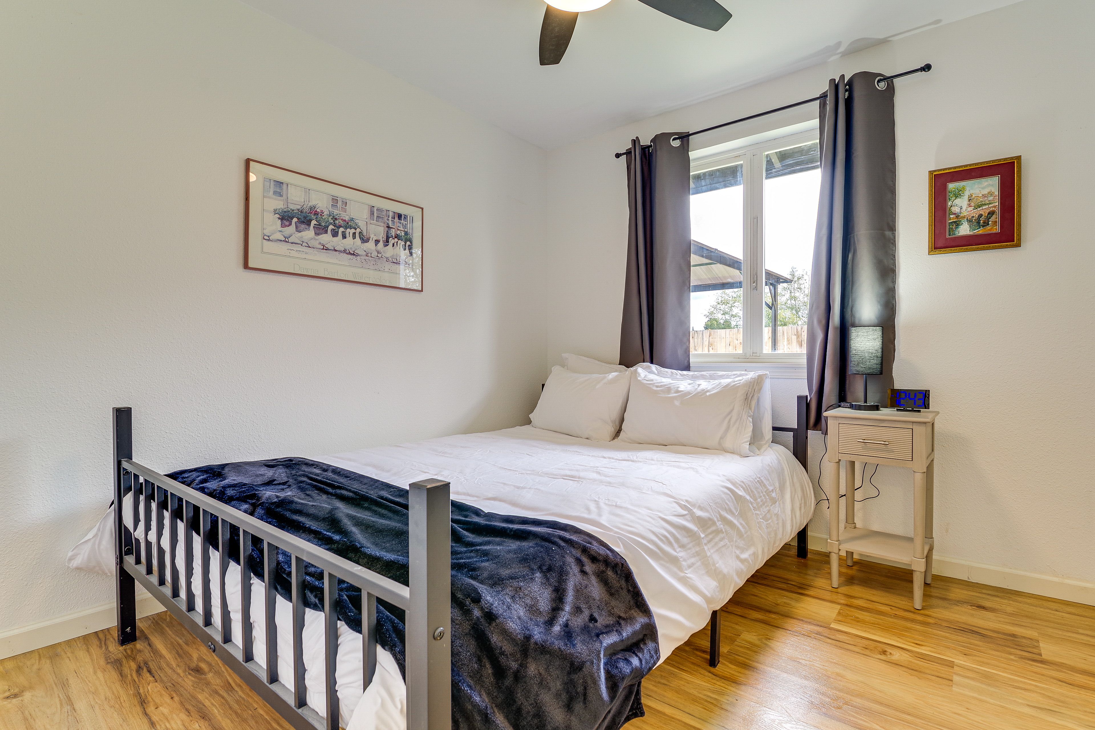 Bedroom 3 | Queen Bed