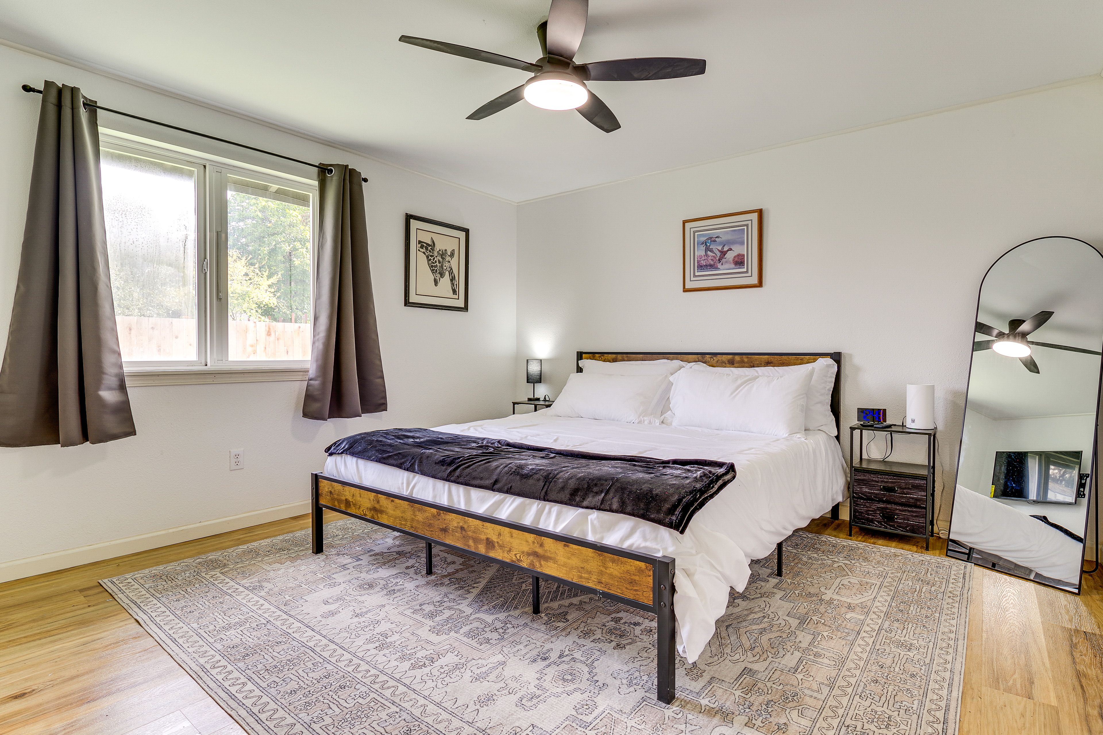 Bedroom 1 | King Bed | Linens