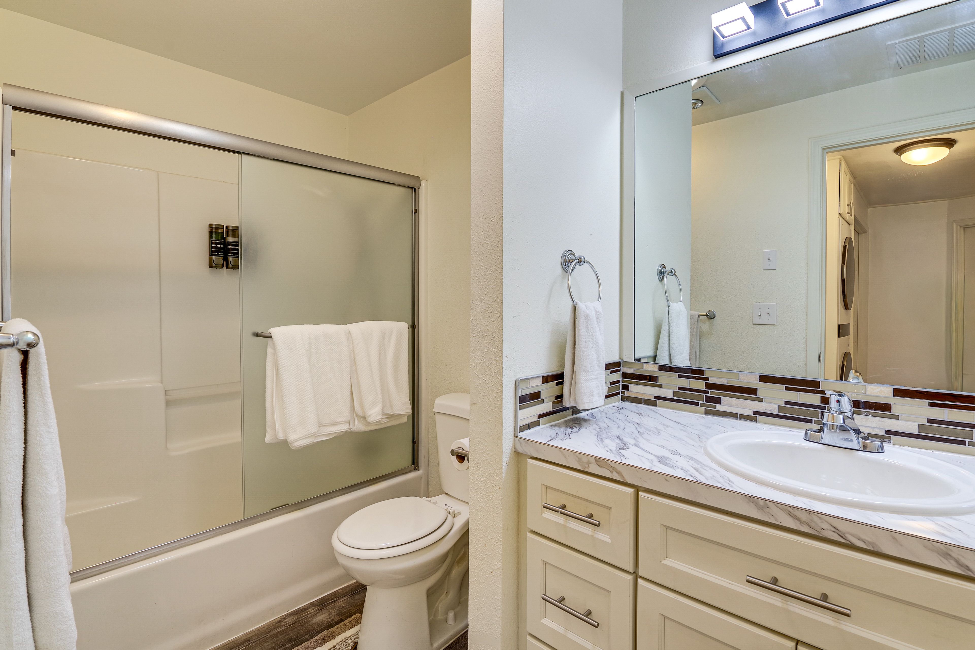 Full Bath | Towels | Hair Dryer