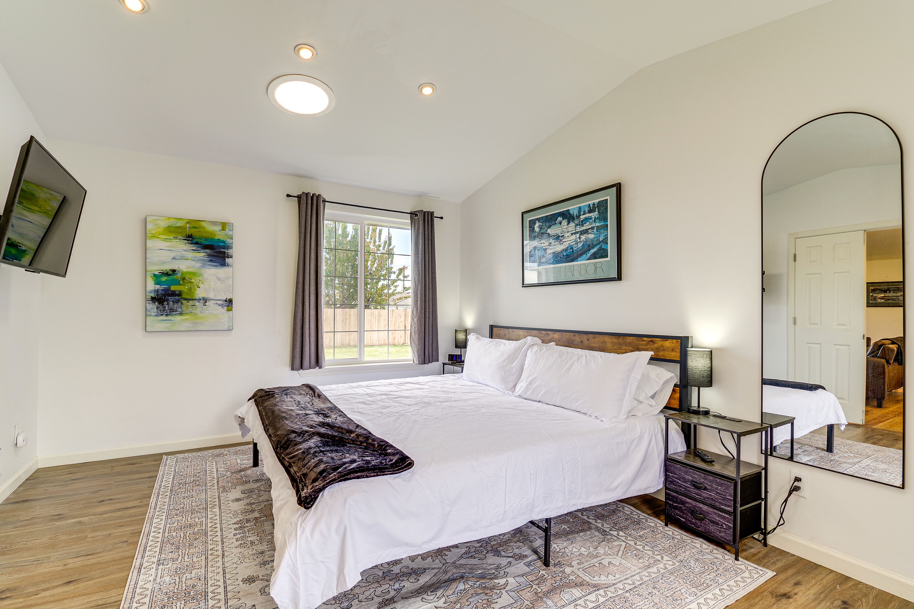 Bedroom 2 | King Bed