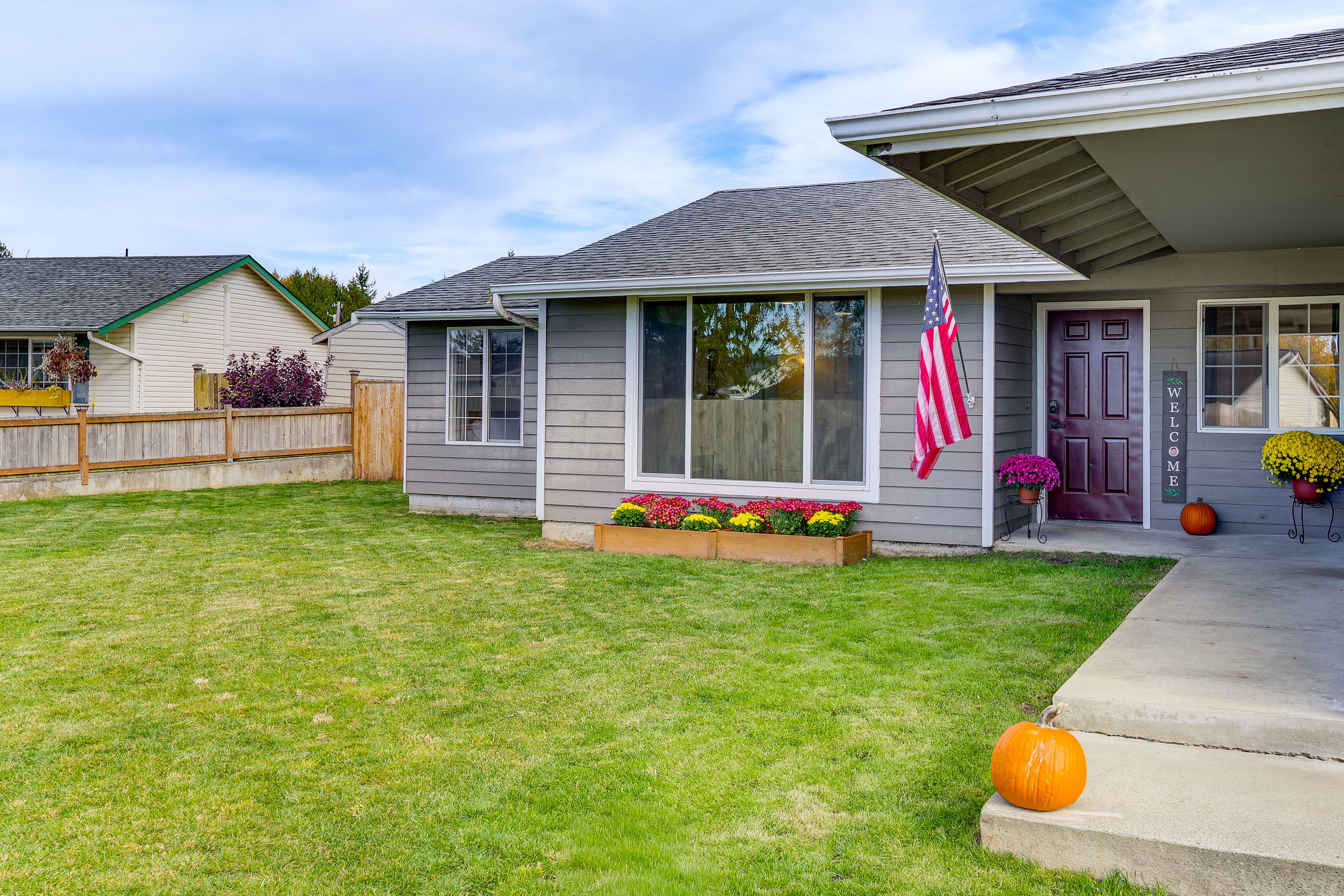 Parking | Garage (2 Vehicles) | Driveway (3 Vehicles)