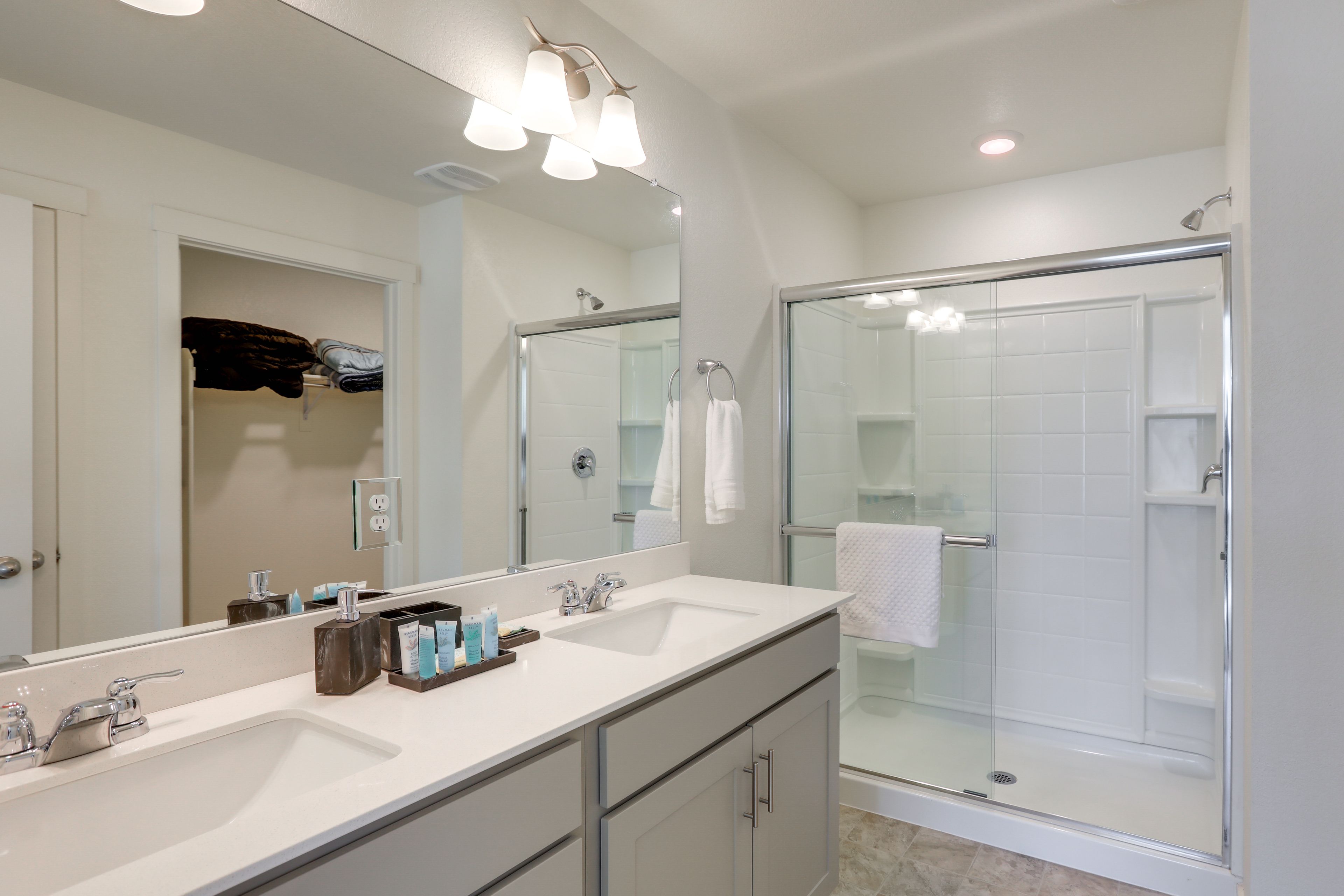 En-Suite Bathroom | 2nd Floor
