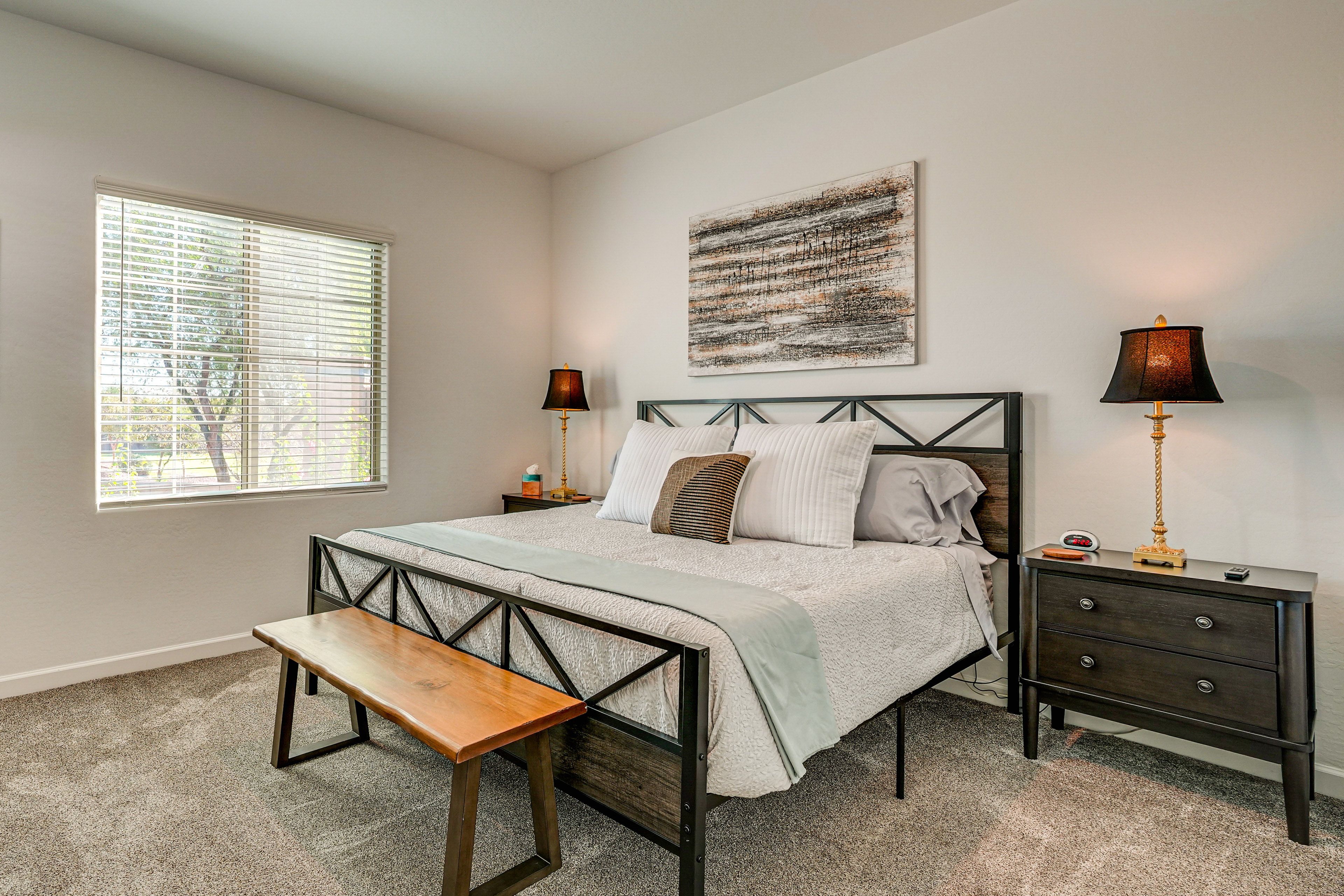 Bedroom | King Bed | Smart TV