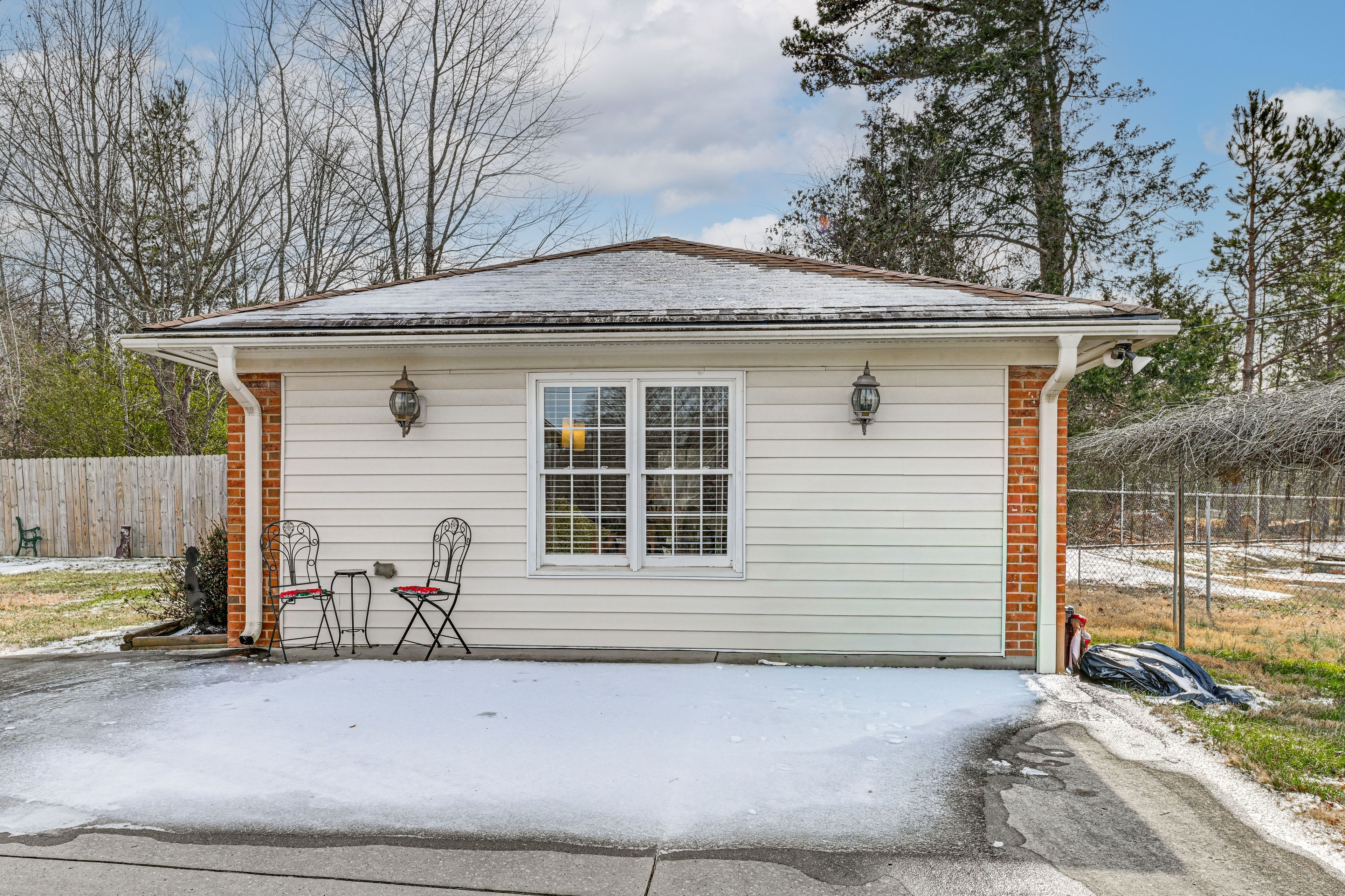 Patio | Driveway (1 Vehicle)