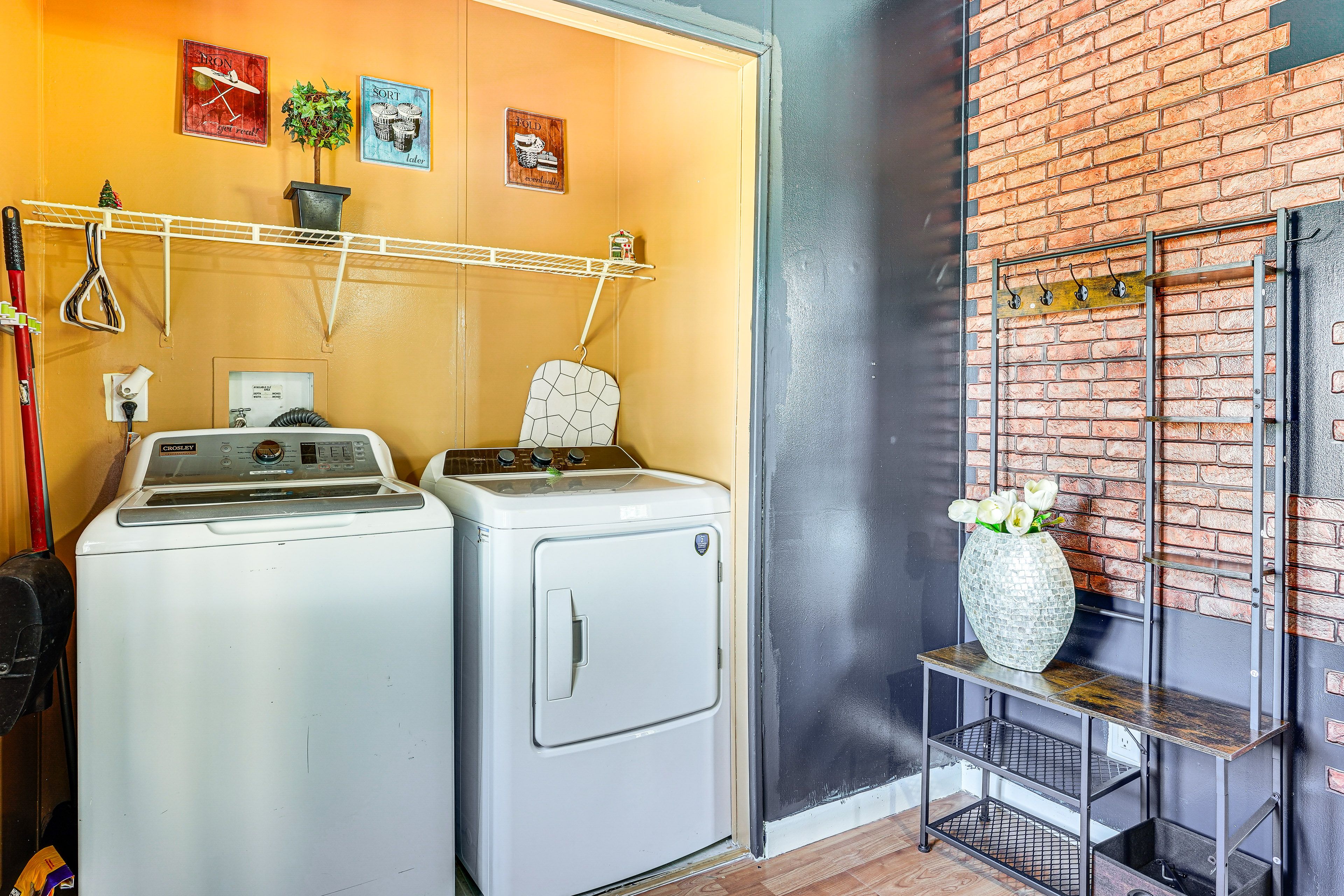 In-Unit Laundry | Washer & Dryer