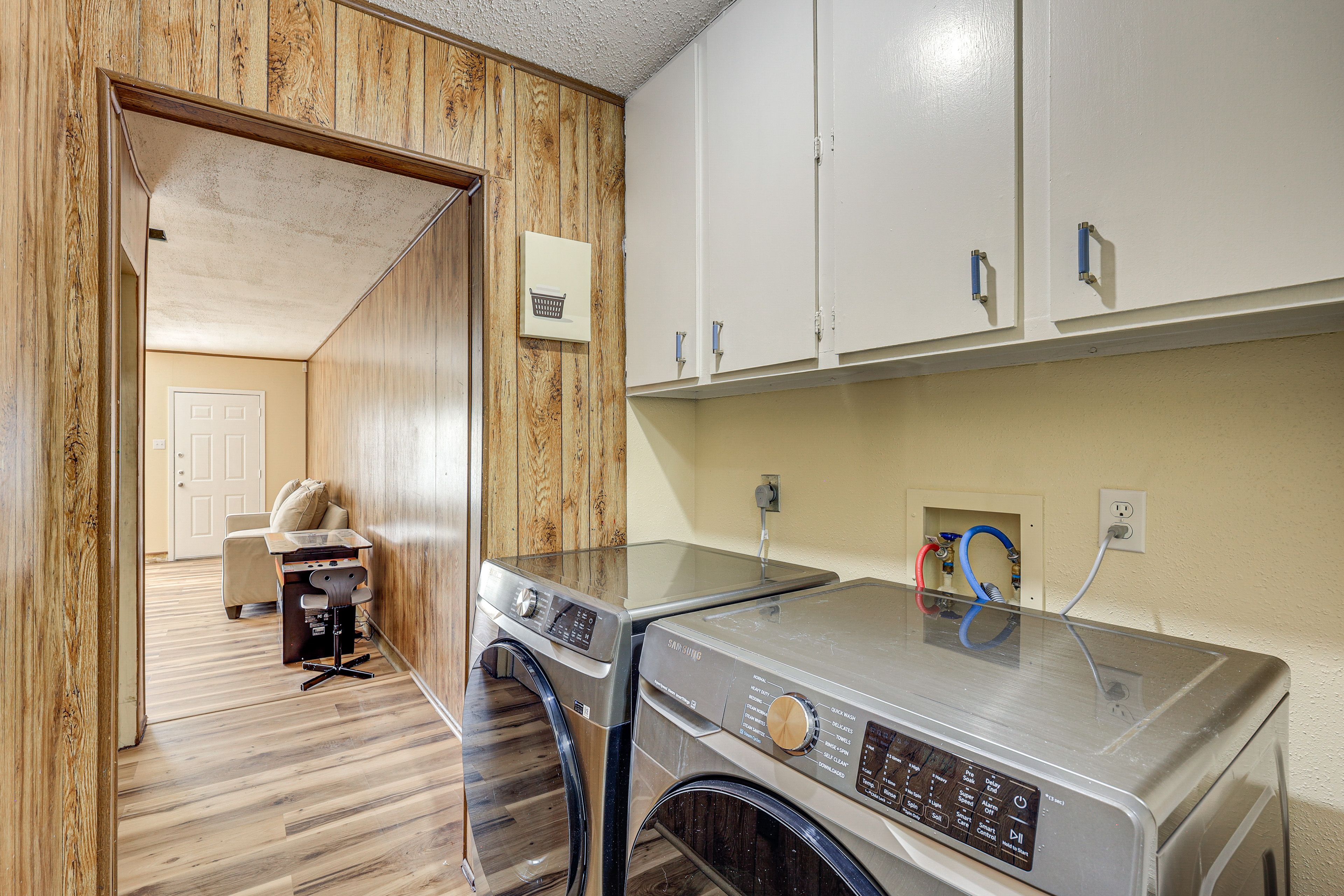 Laundry Room | Washer/Dryer