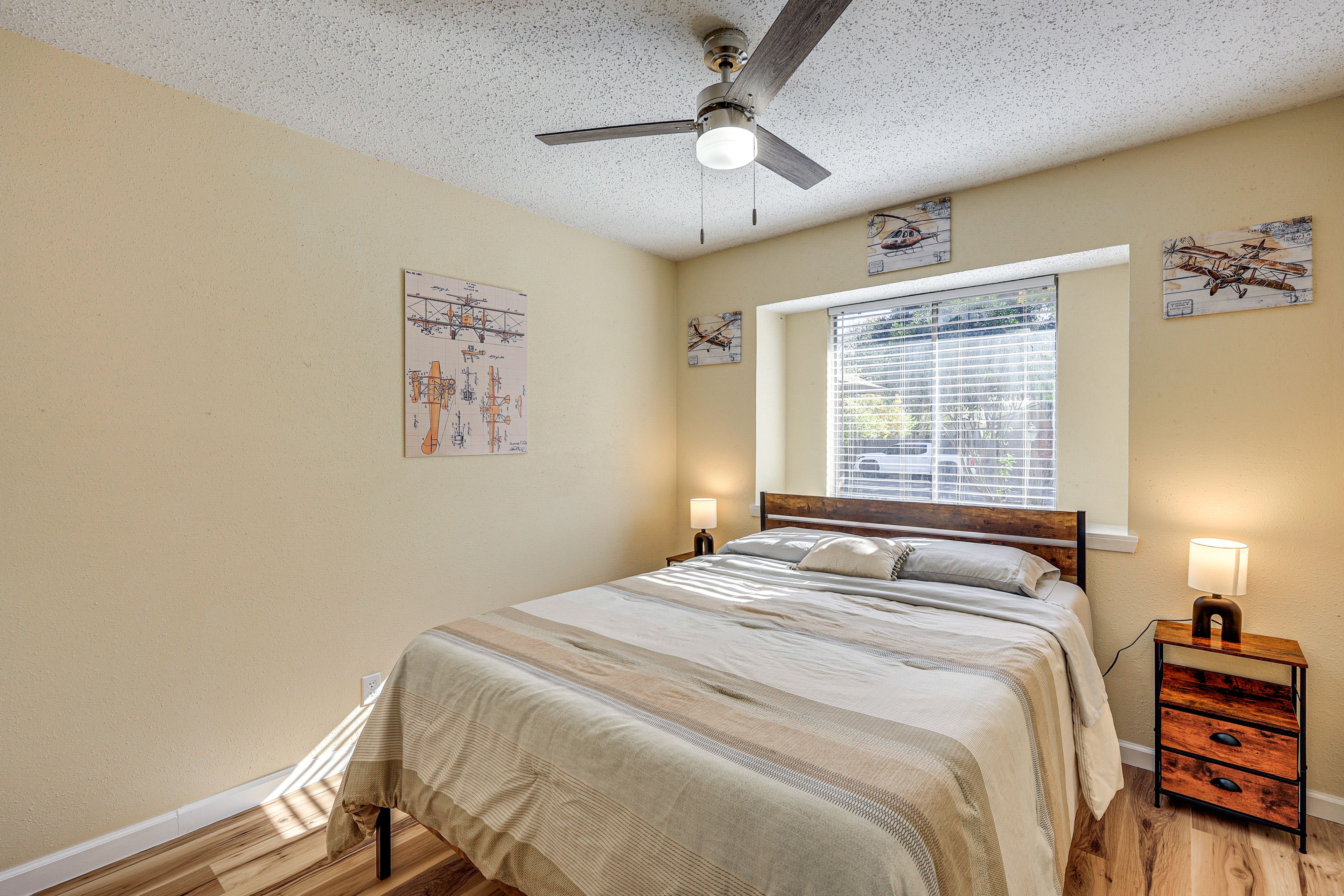 Bedroom 2 | Queen Bed | Smart TV