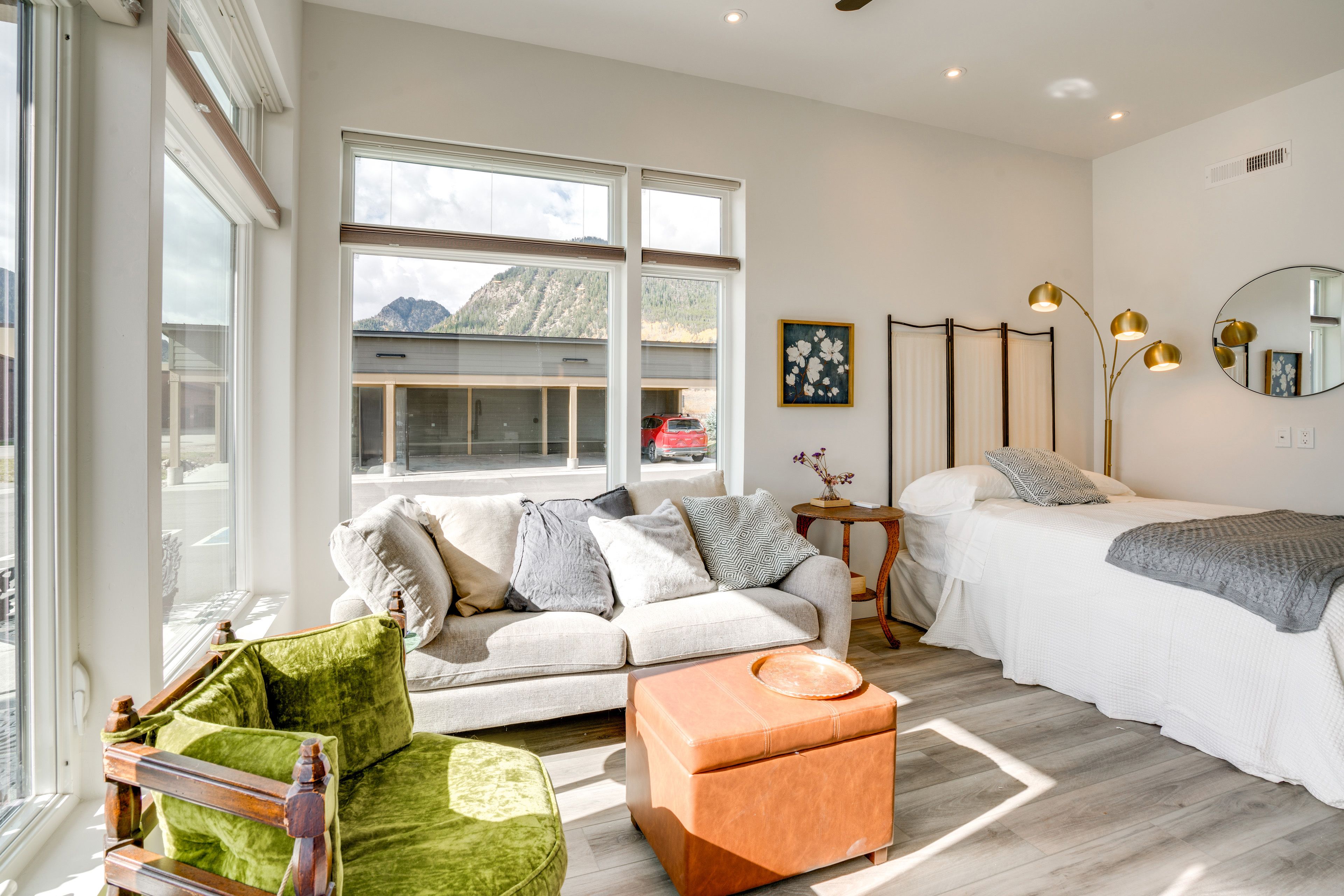 Living Area | Smart TV