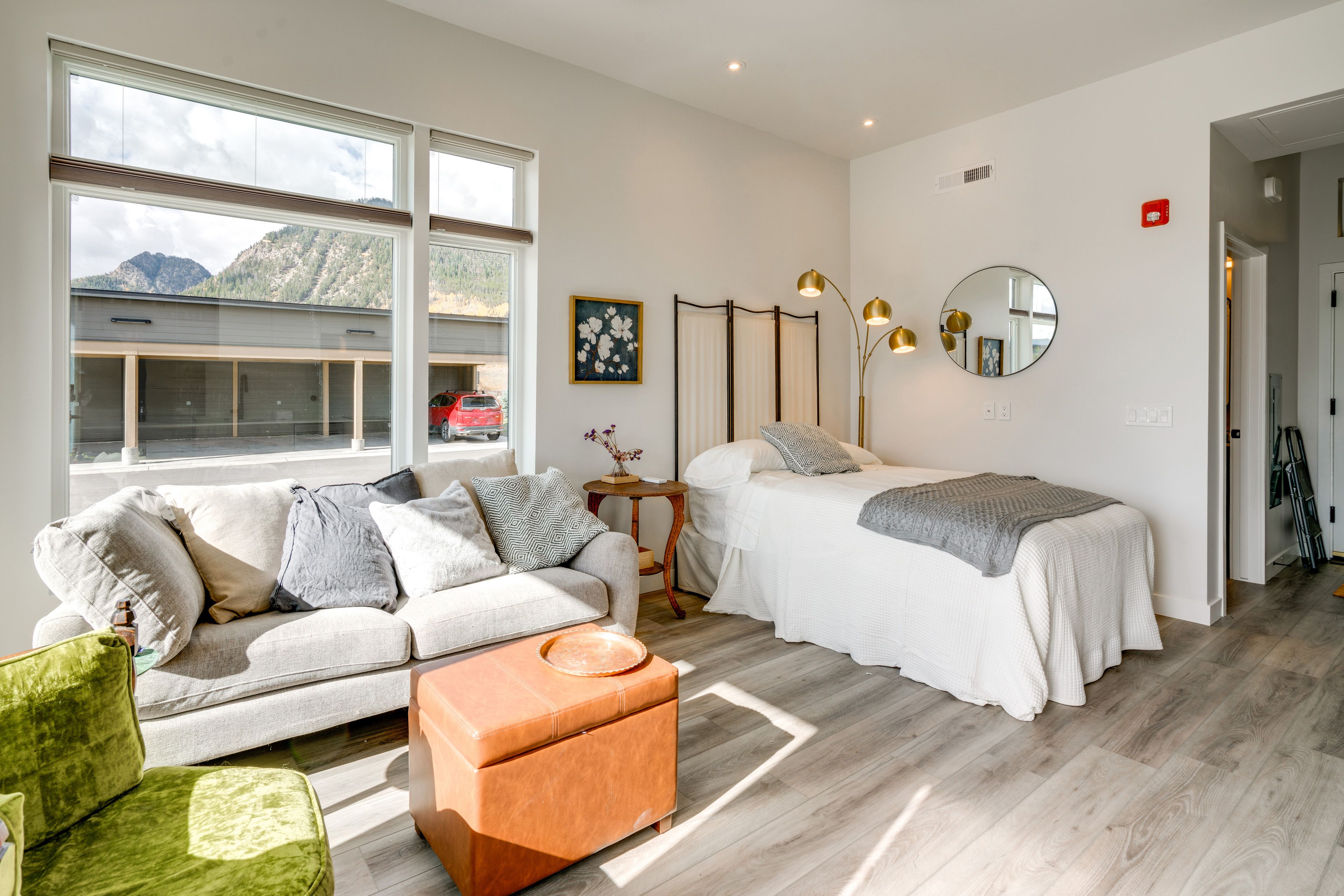 Studio | Full Bed | Central Air Conditioning/Heat | Free WiFi