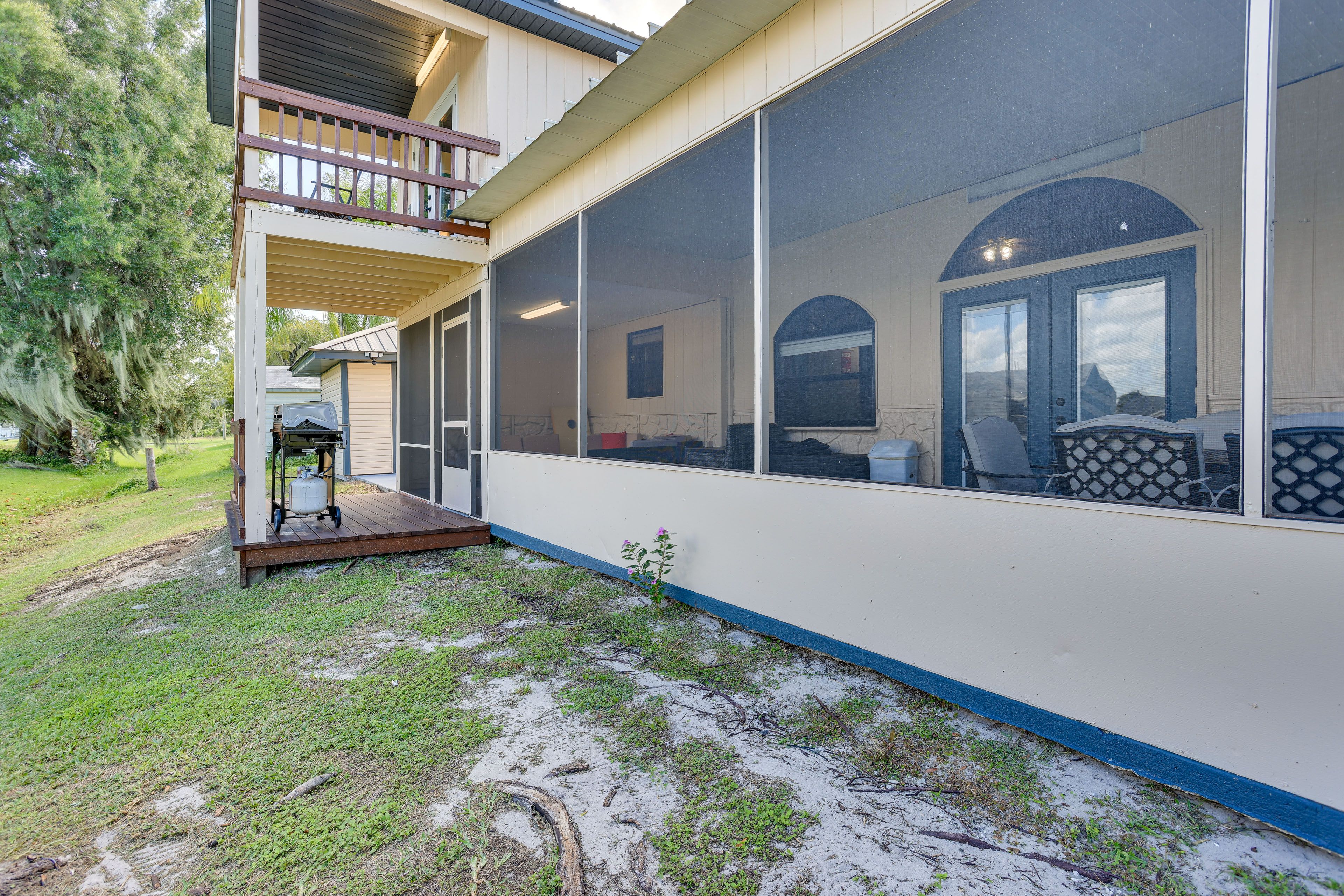 Deck | Gas Grill