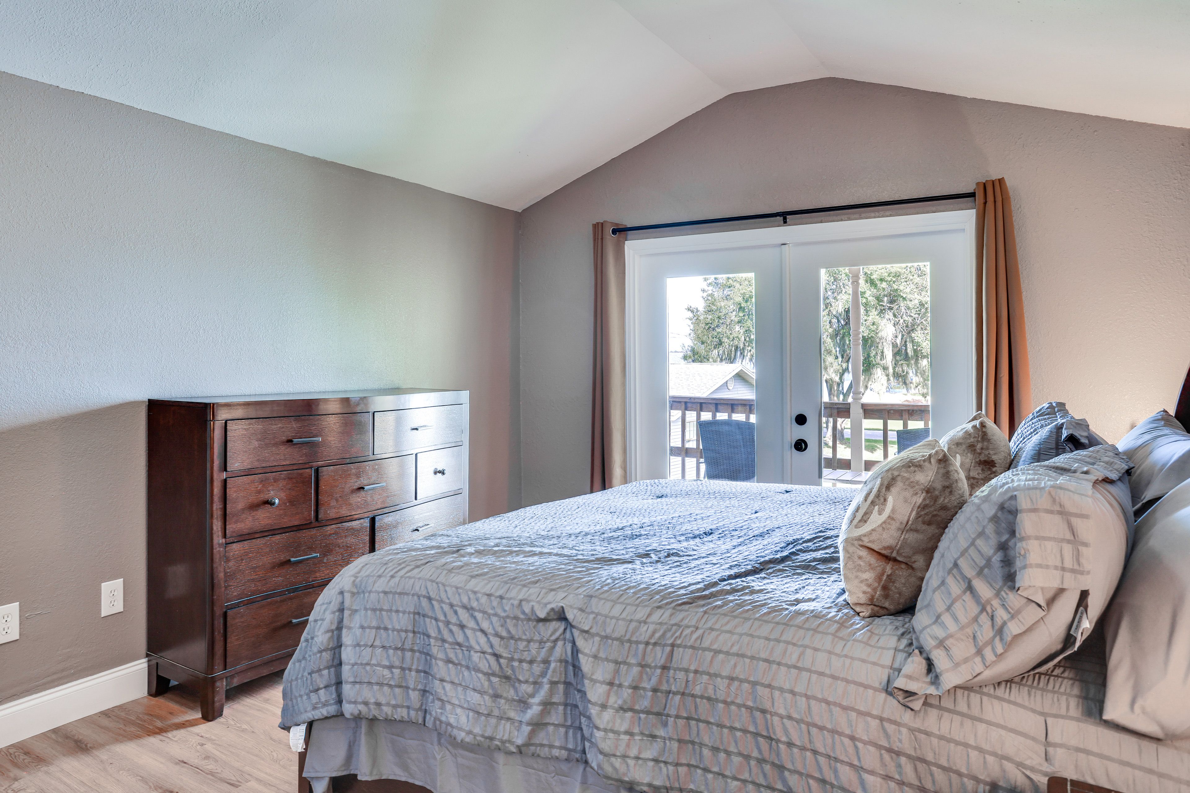 Bedroom 3 | 2nd Floor | King Bed | En-Suite Bathroom | Balcony Access