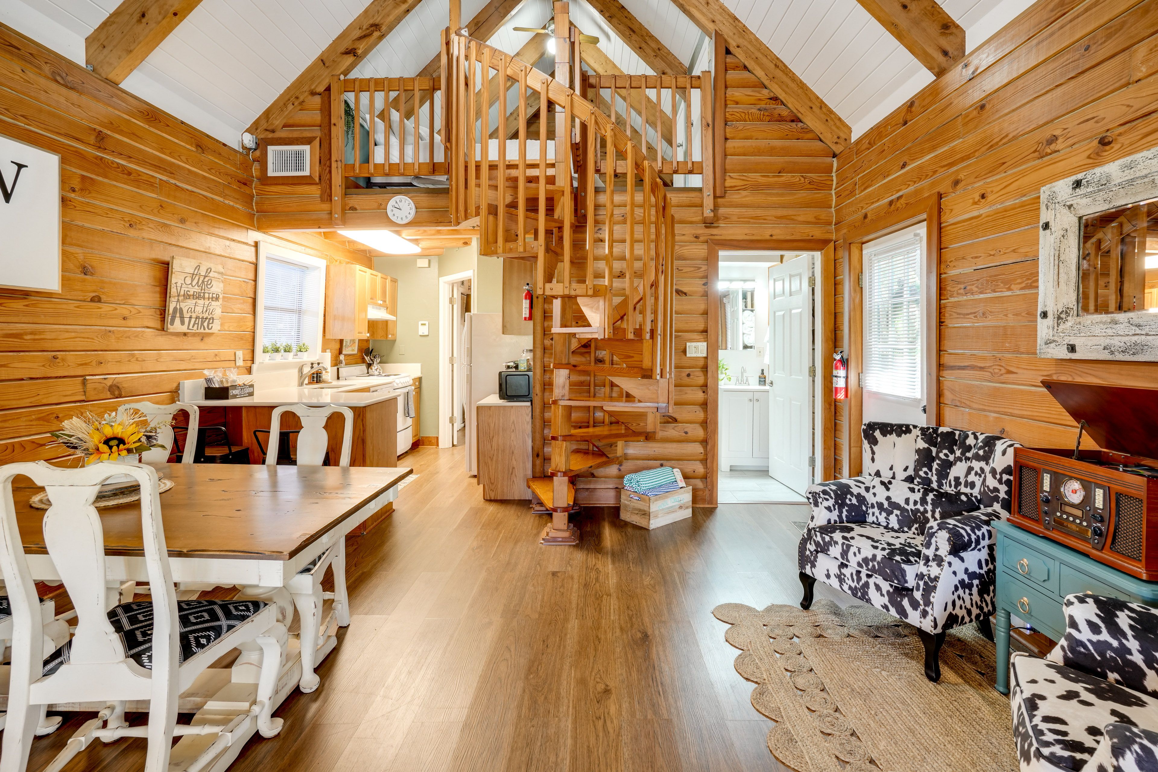 Cabin Interior | Dining Table | Dishware & Flatware | Record Player | 1st Floor
