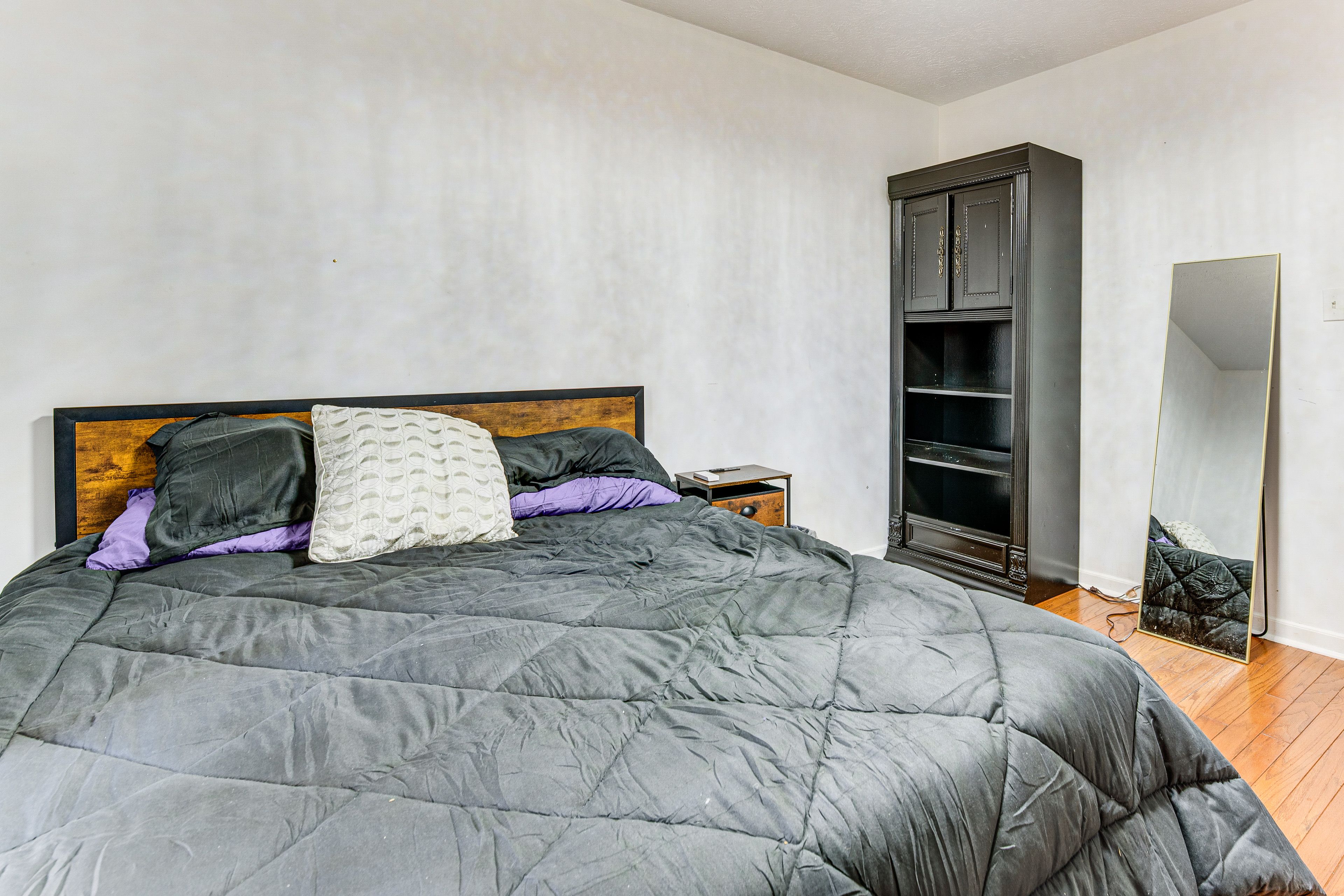 Bedroom 2 | Queen Bed