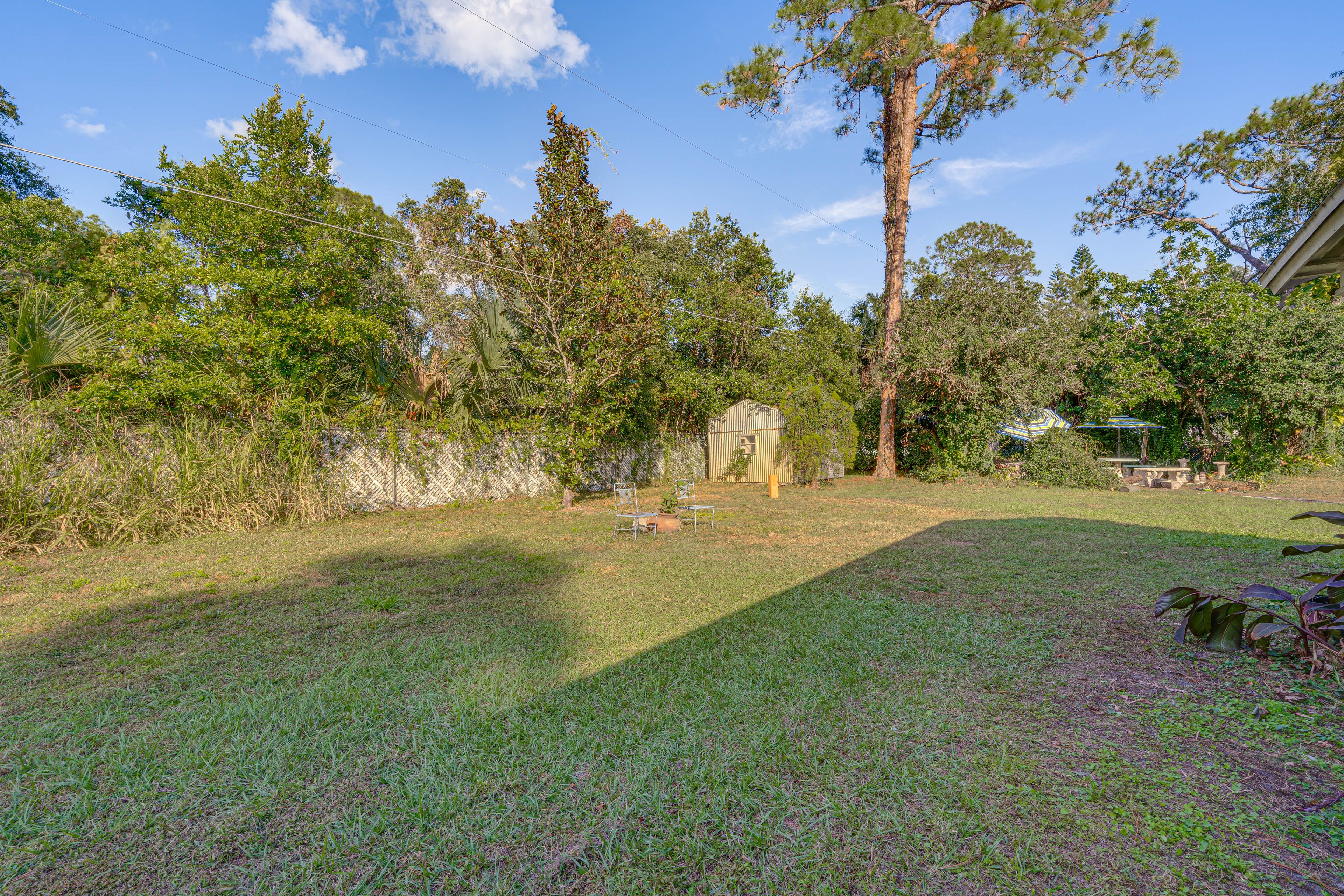 Shared Yard | Seating