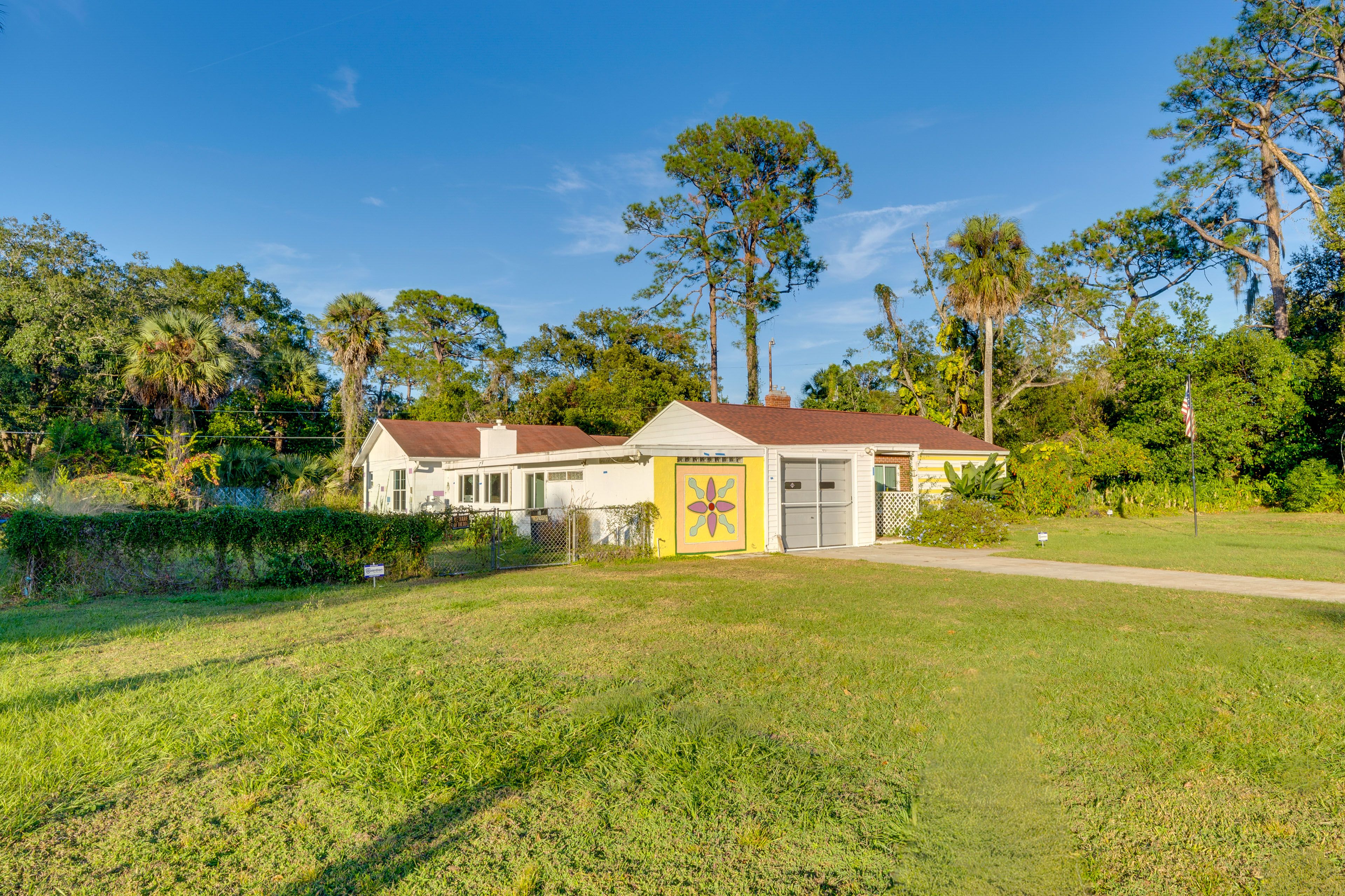 Exterior | Parking | Shared Driveway (2 Vehicles)