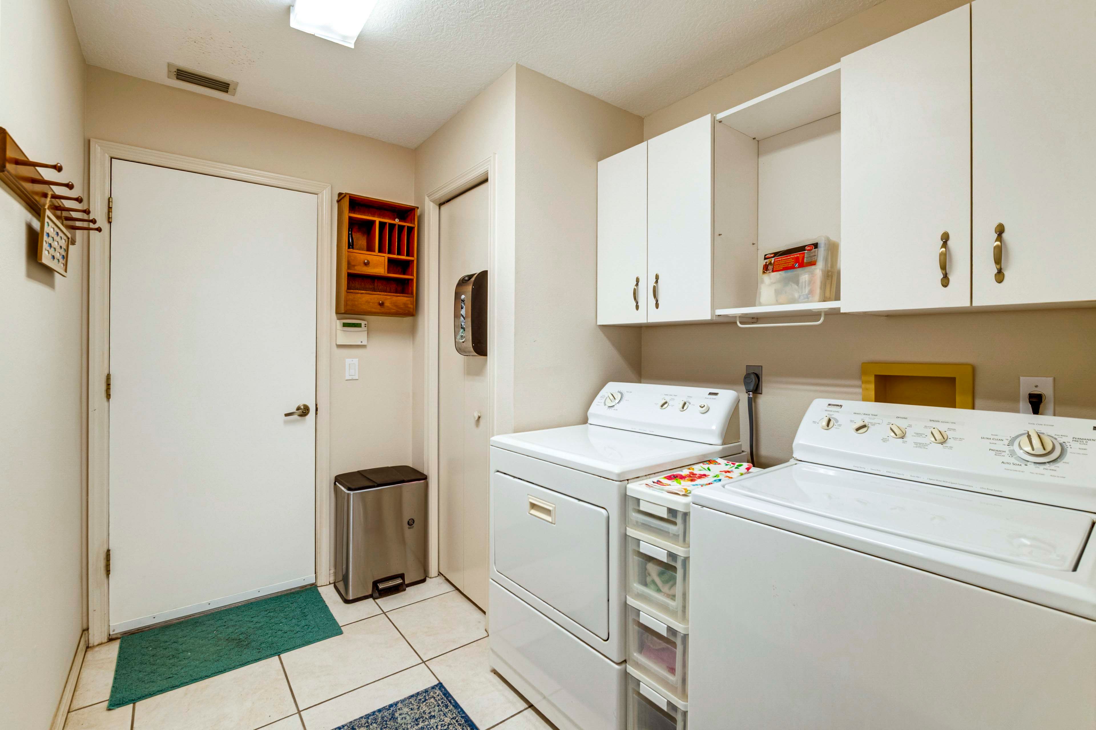 Laundry Room | Washer/Dryer | Iron/Board