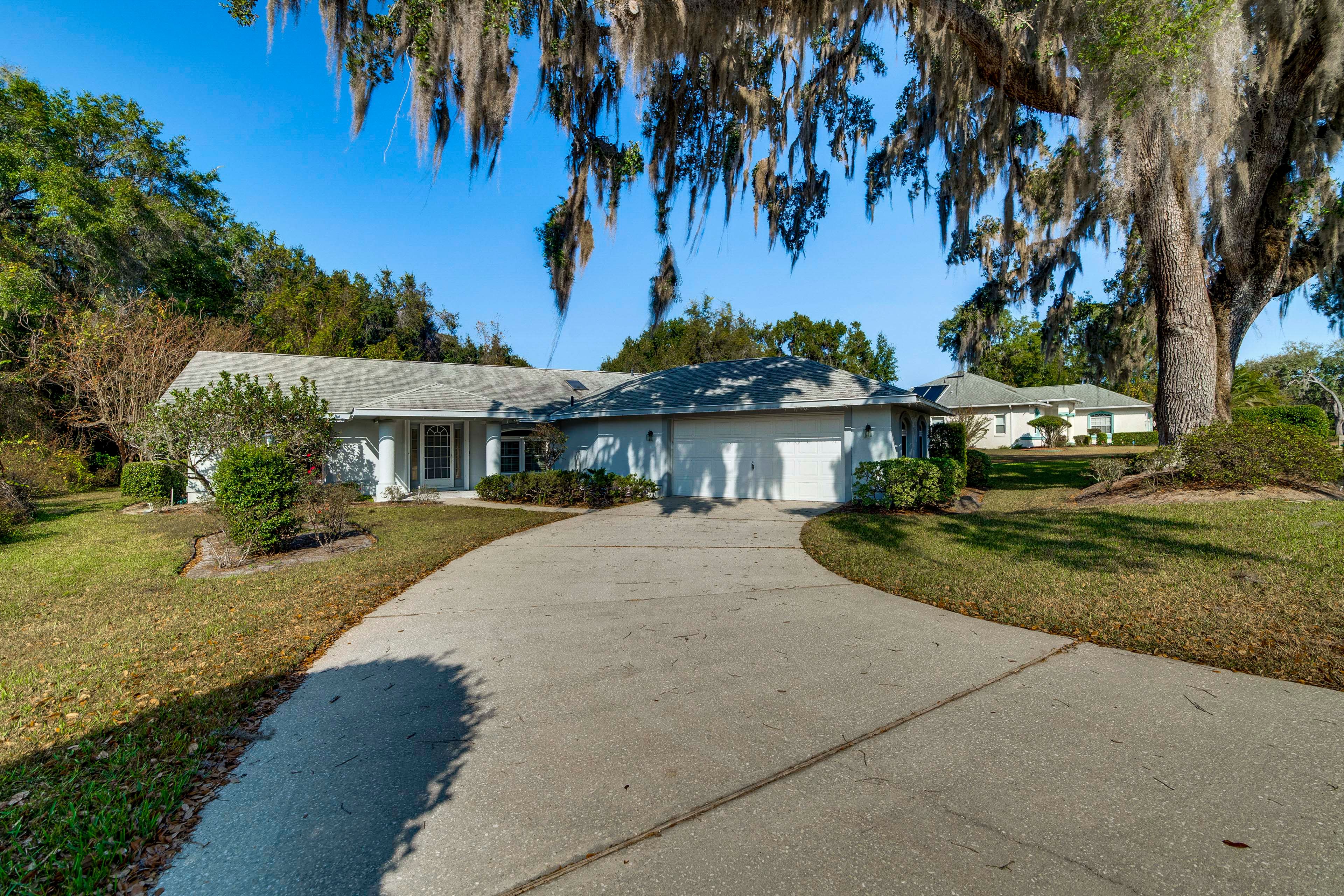 Parking | Garage (2 Vehicles) | Driveway (2 Vehicles)
