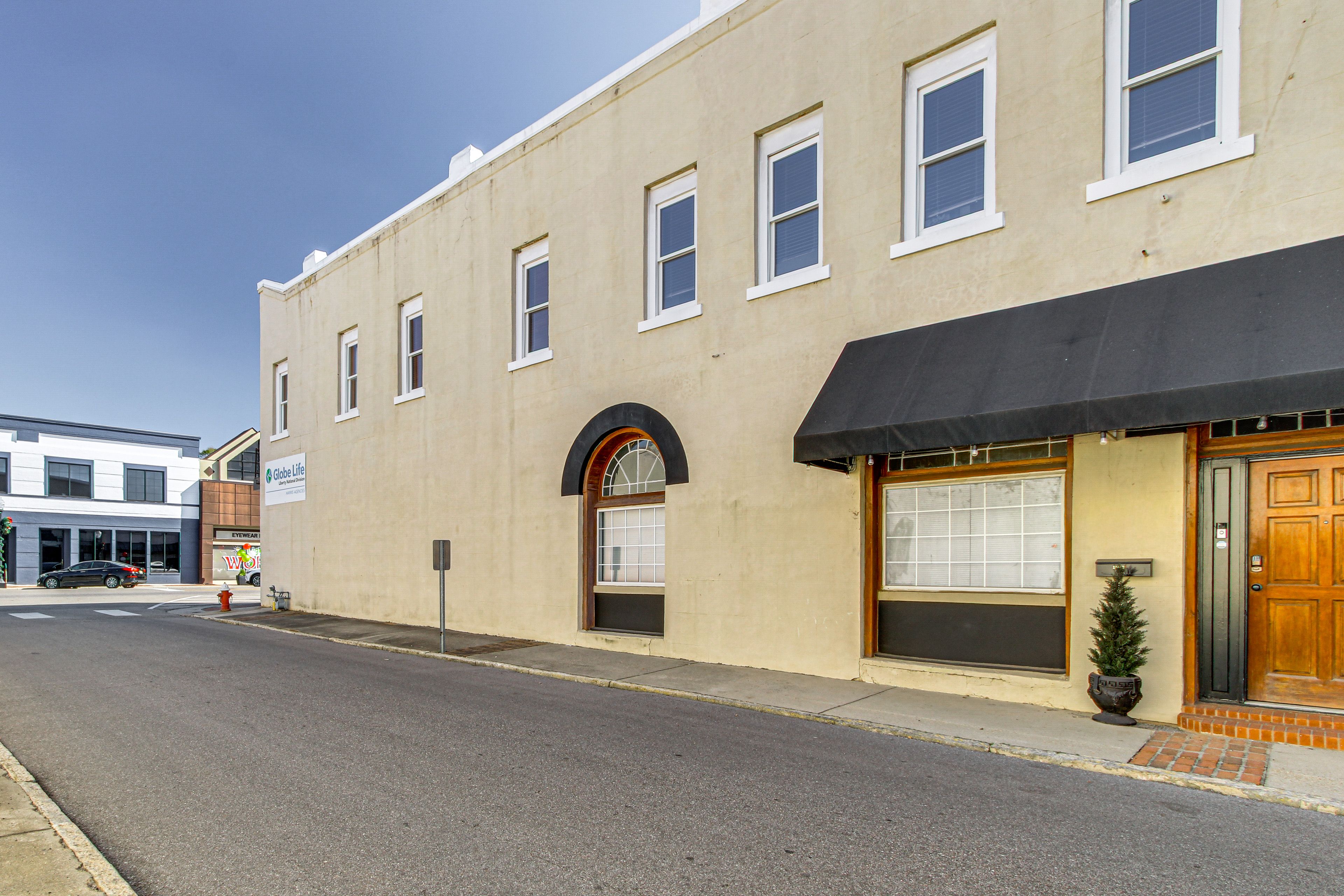 Parking | Community Lot (First-Come, First-Served)