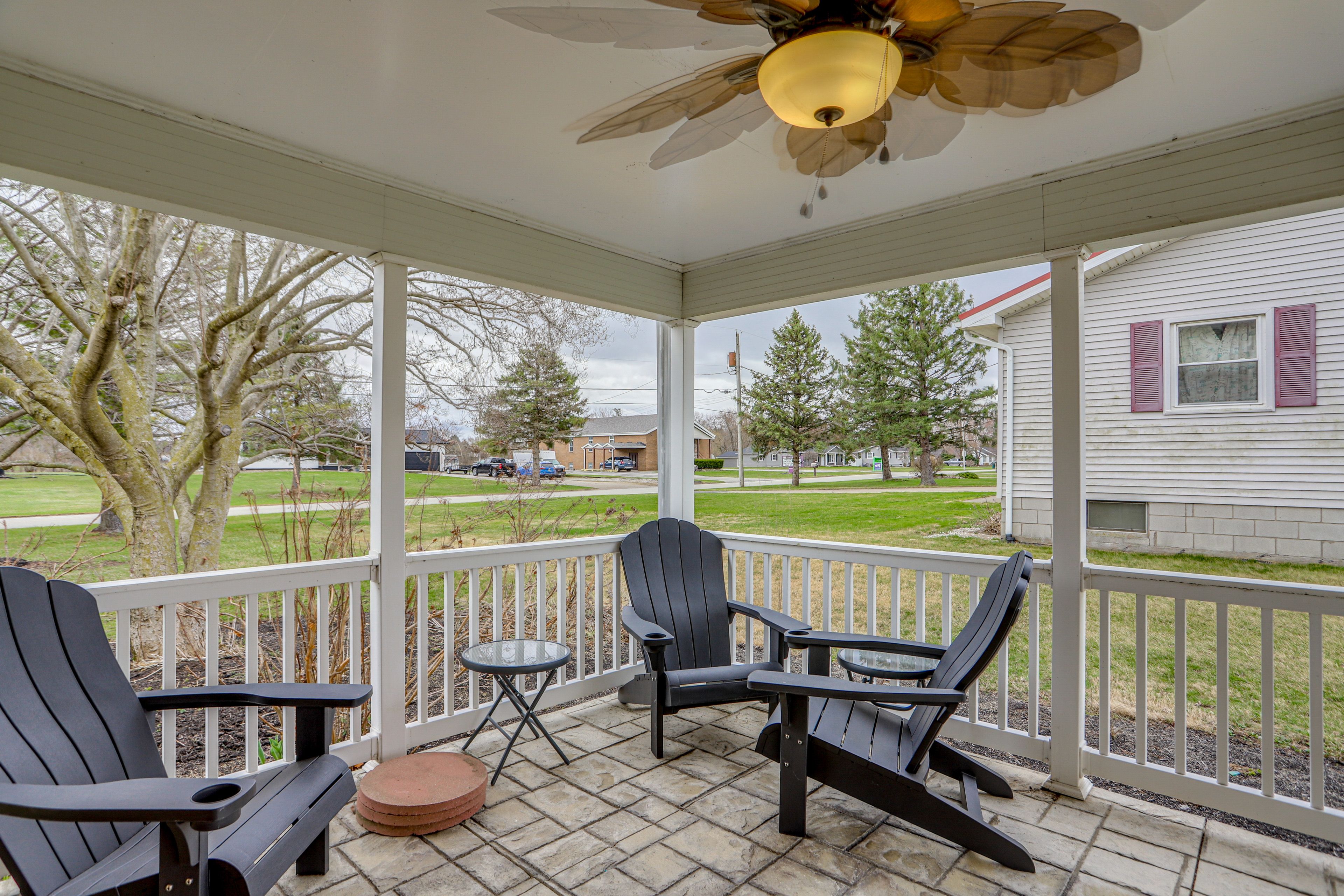 Covered Patio | Outdoor Seating