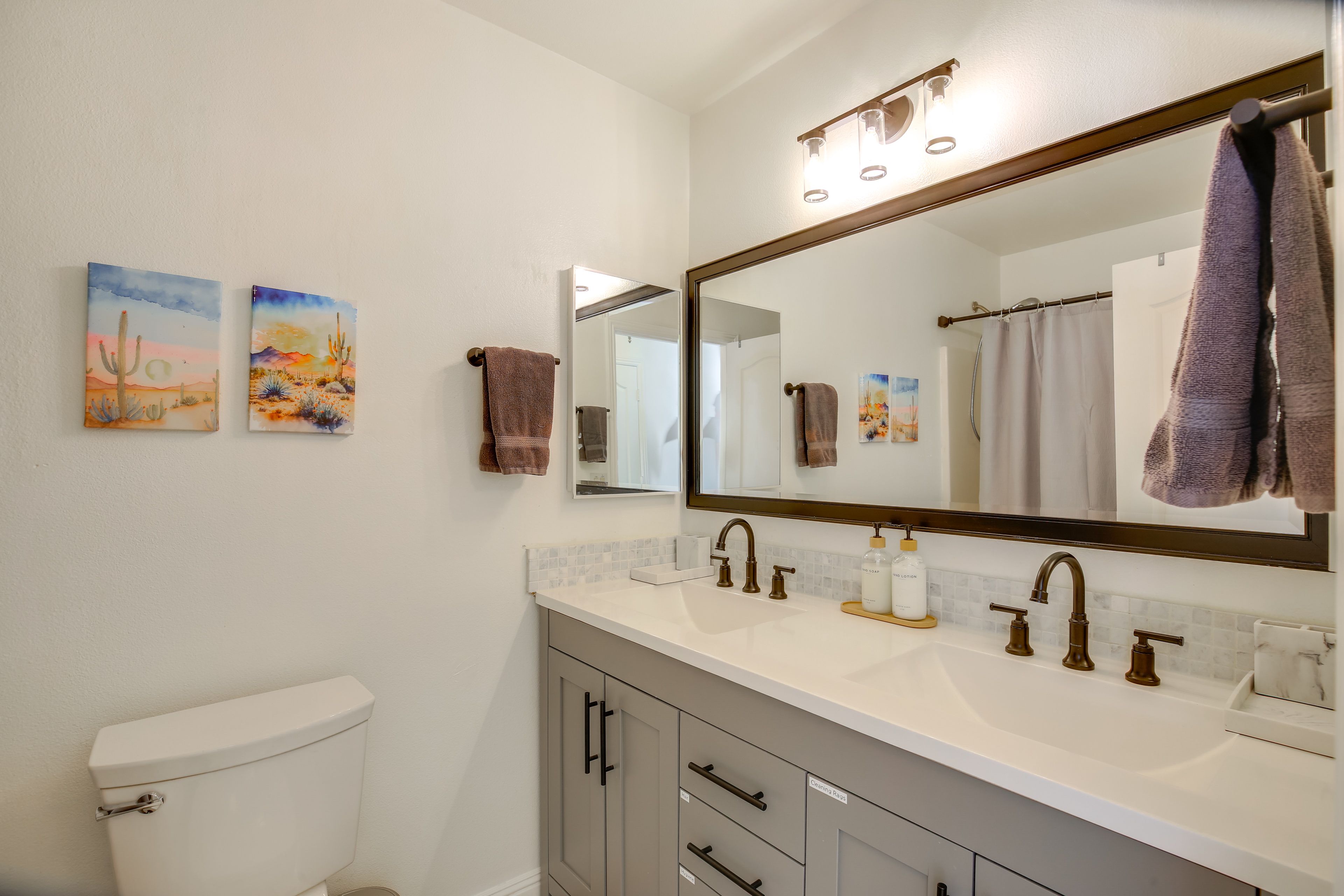 Bathroom | Shower | Towels Provided