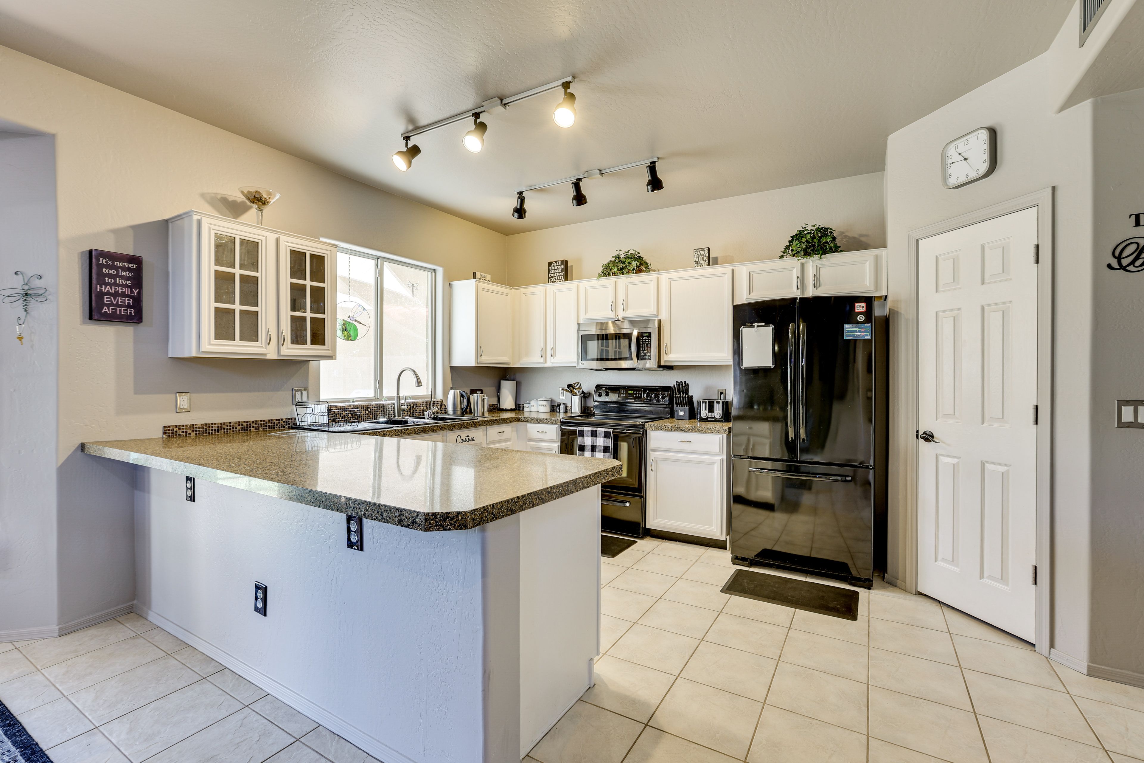 Kitchen | Dishwasher | 1st Floor