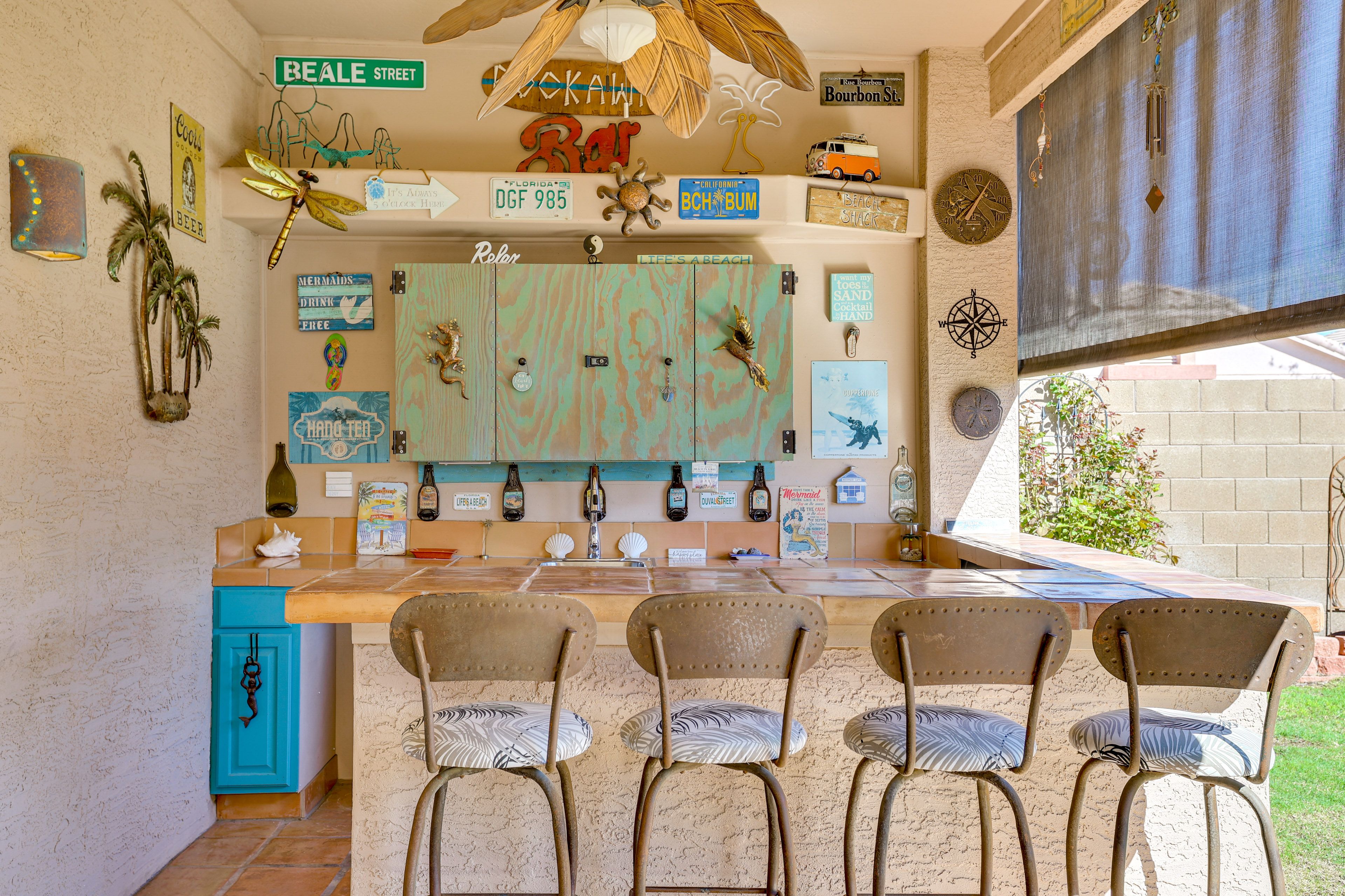 Outdoor Wet Bar | Smart TV | Gas Grilling Station | Dining Areas