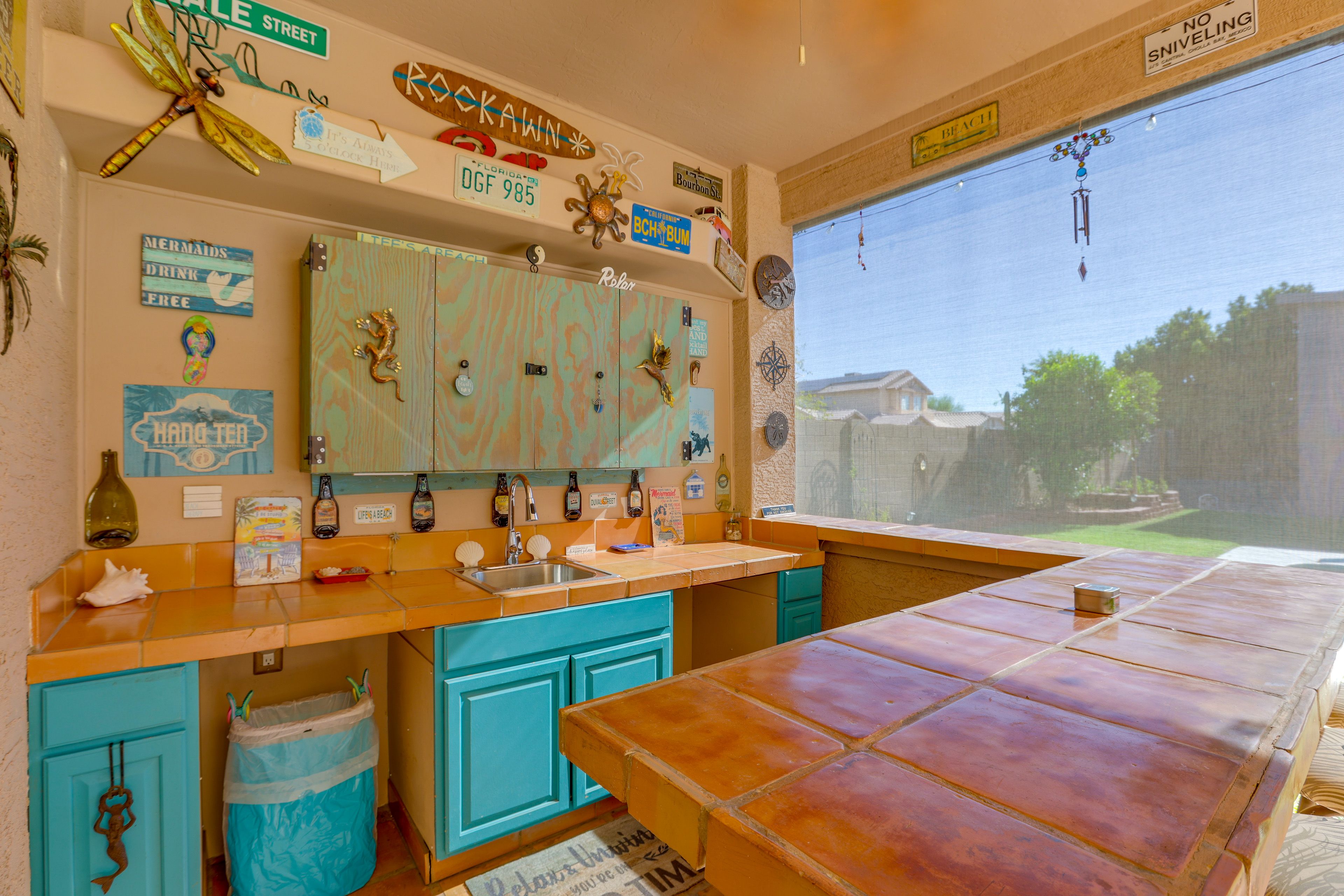 Outdoor Wet Bar | Smart TV | Gas Grilling Station | Dining Areas