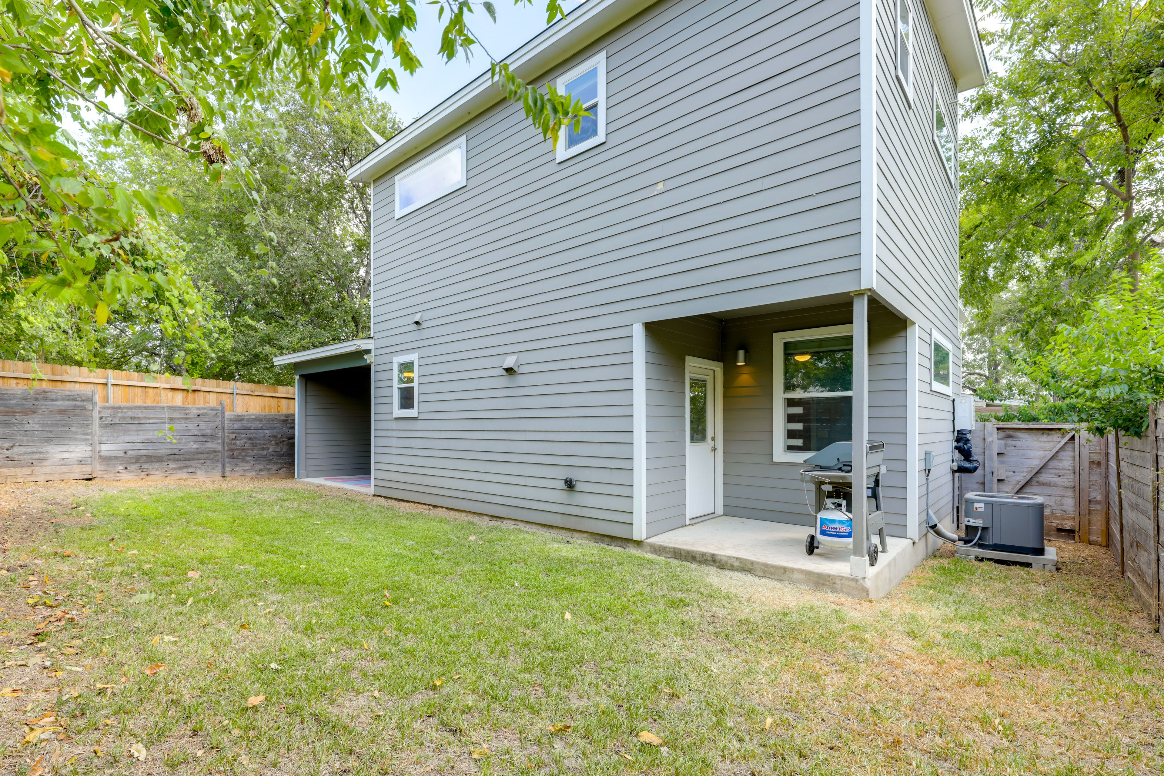 Private Yard | Covered Patio w/ Gas Grill (Propane Provided)