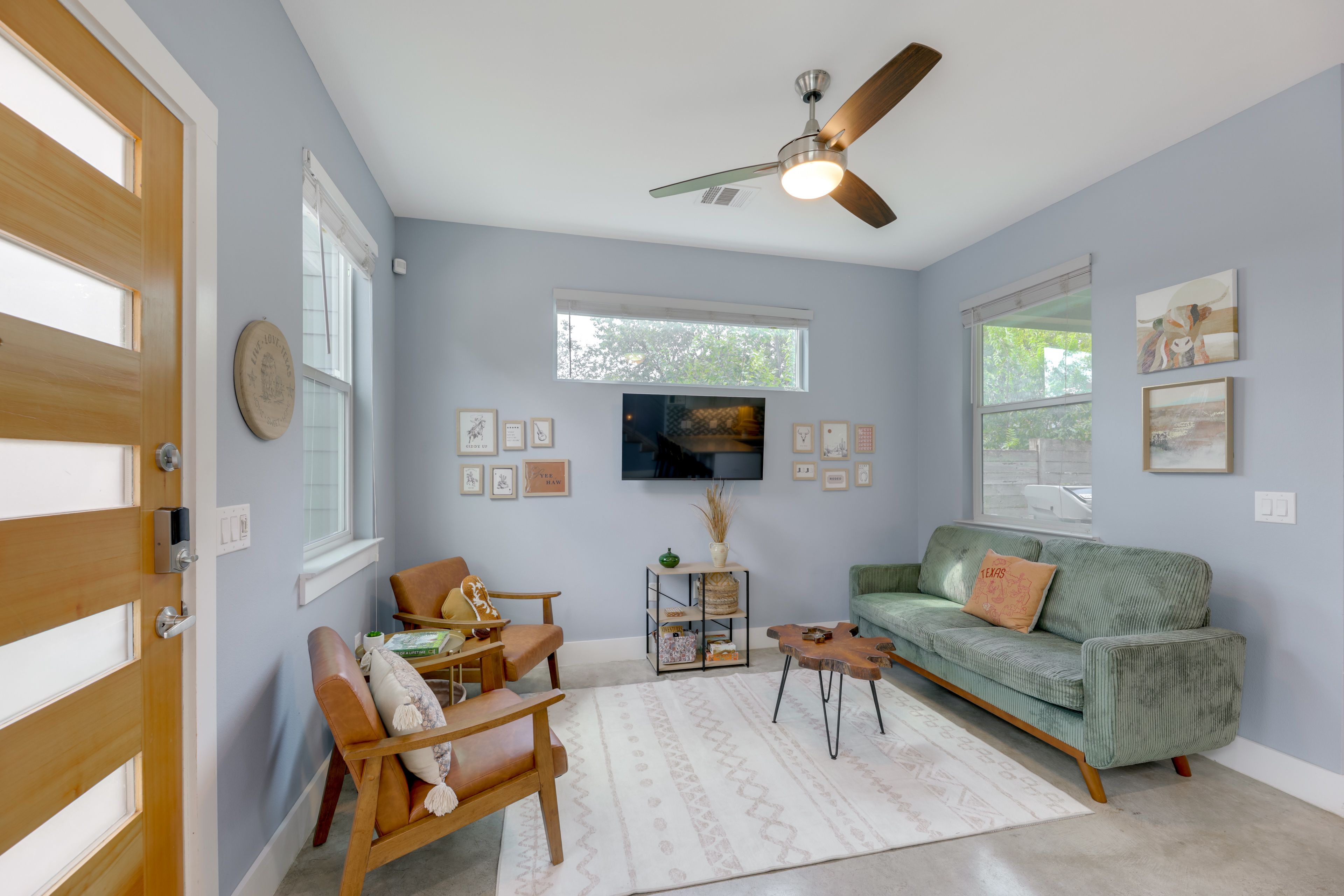 Austin Vacation Rental | 2BR | 2.5BA | 1,100 Sq Ft | Stairs Required