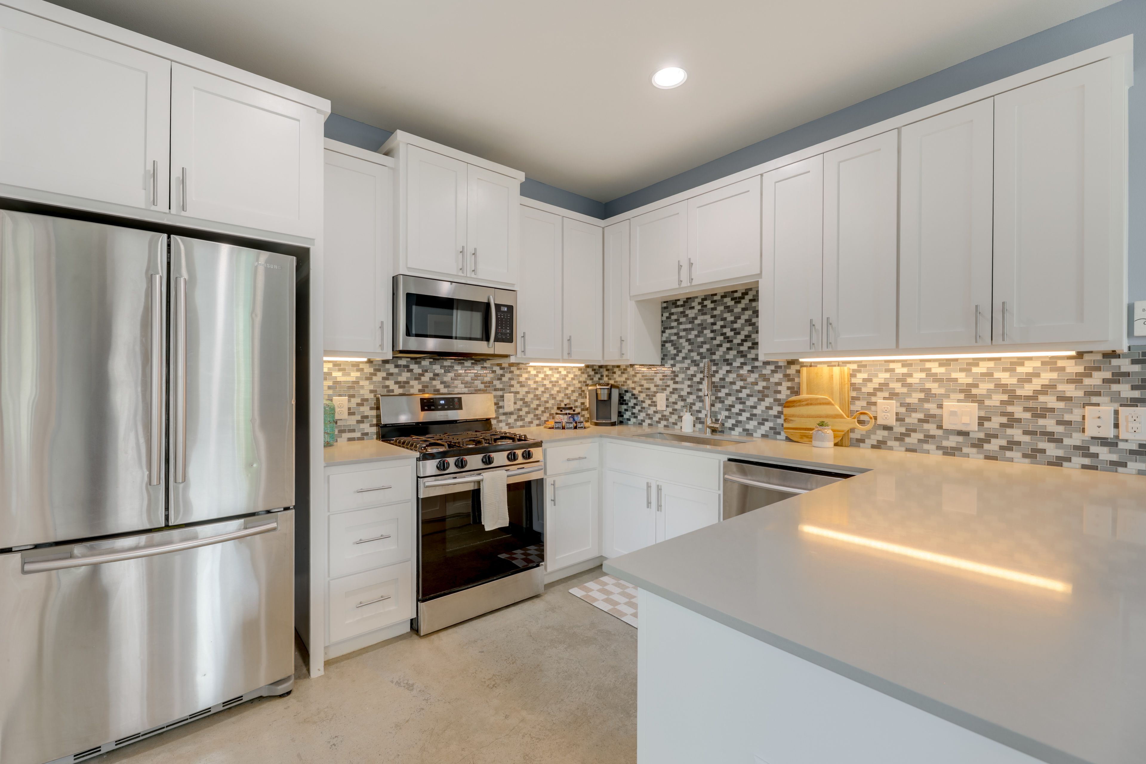 Kitchen | 1st Floor | Keurig Coffee Maker | Dishwasher | Cooking Basics