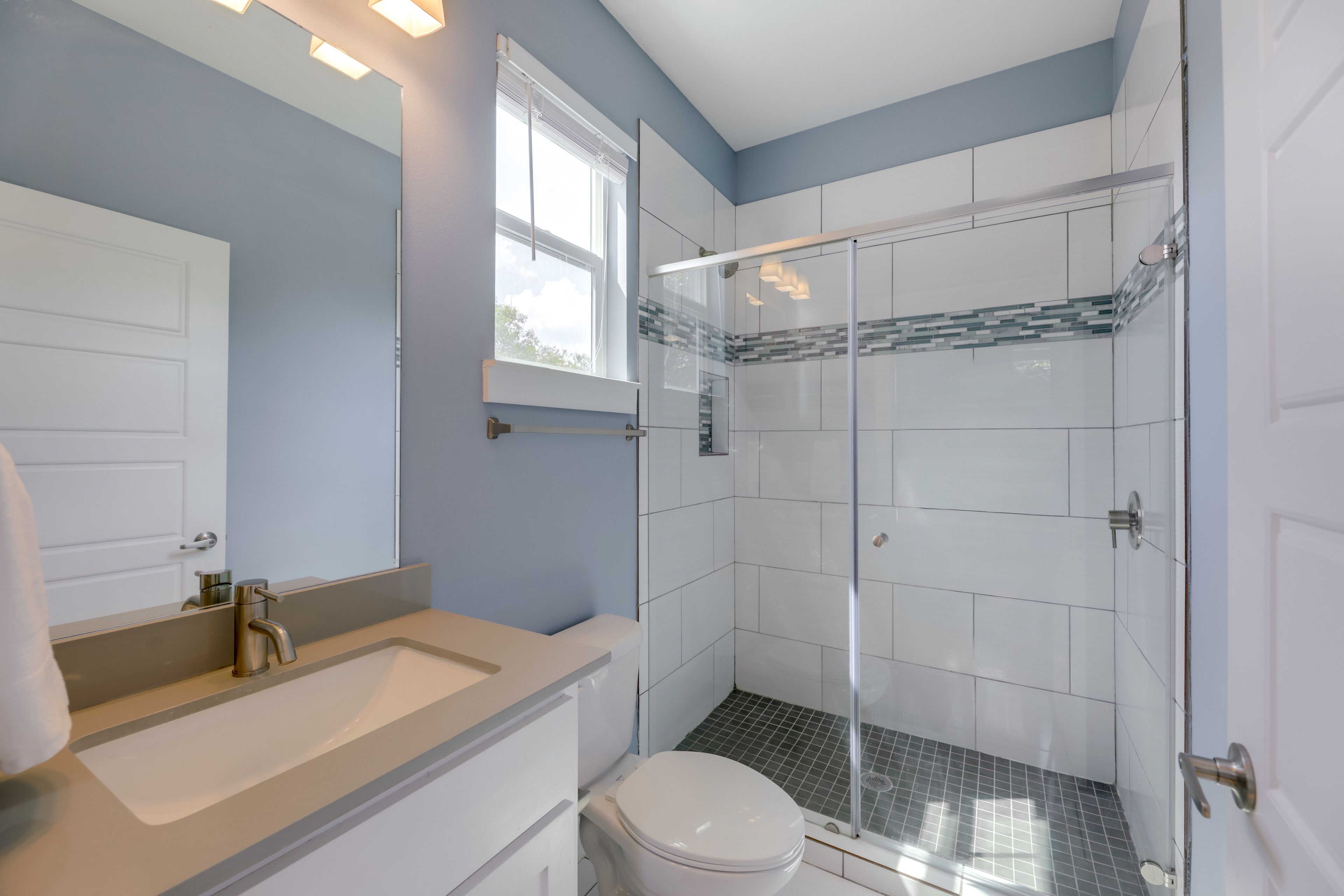 En-Suite Bathroom | 2nd Floor | Complimentary Toiletries