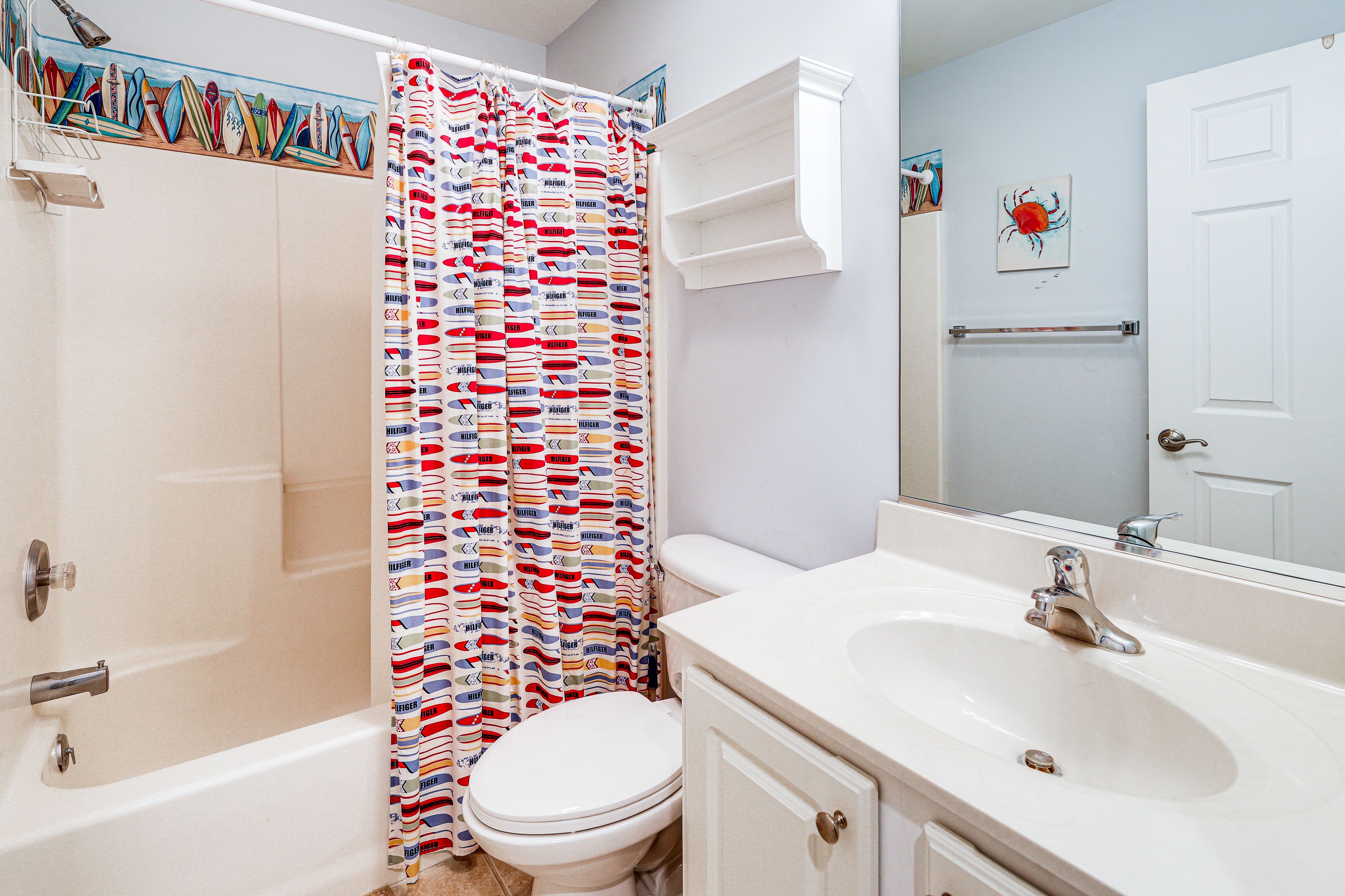 Full Bathroom | 2nd Floor | Complimentary Toiletries