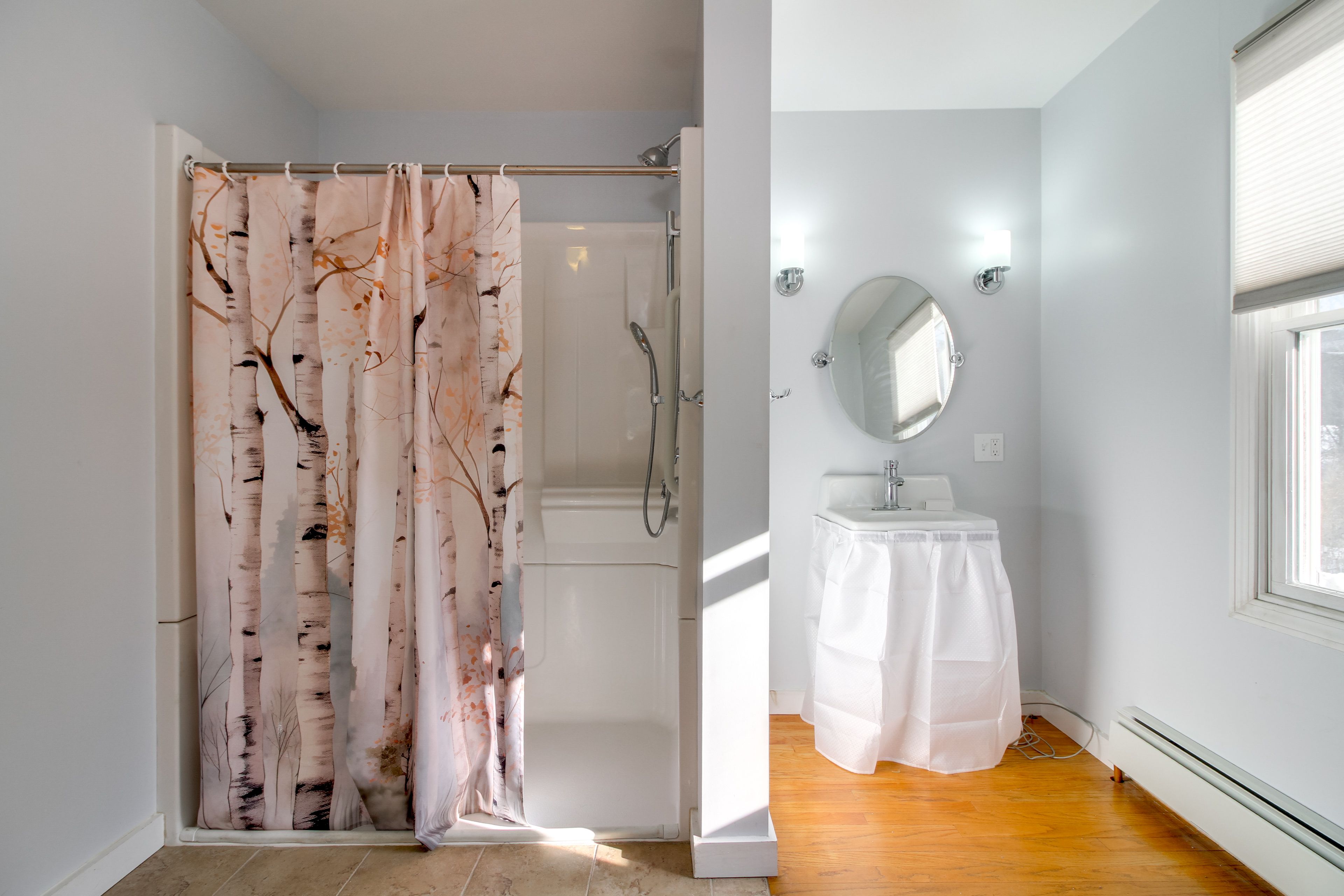 Full Bathroom | 1st Floor