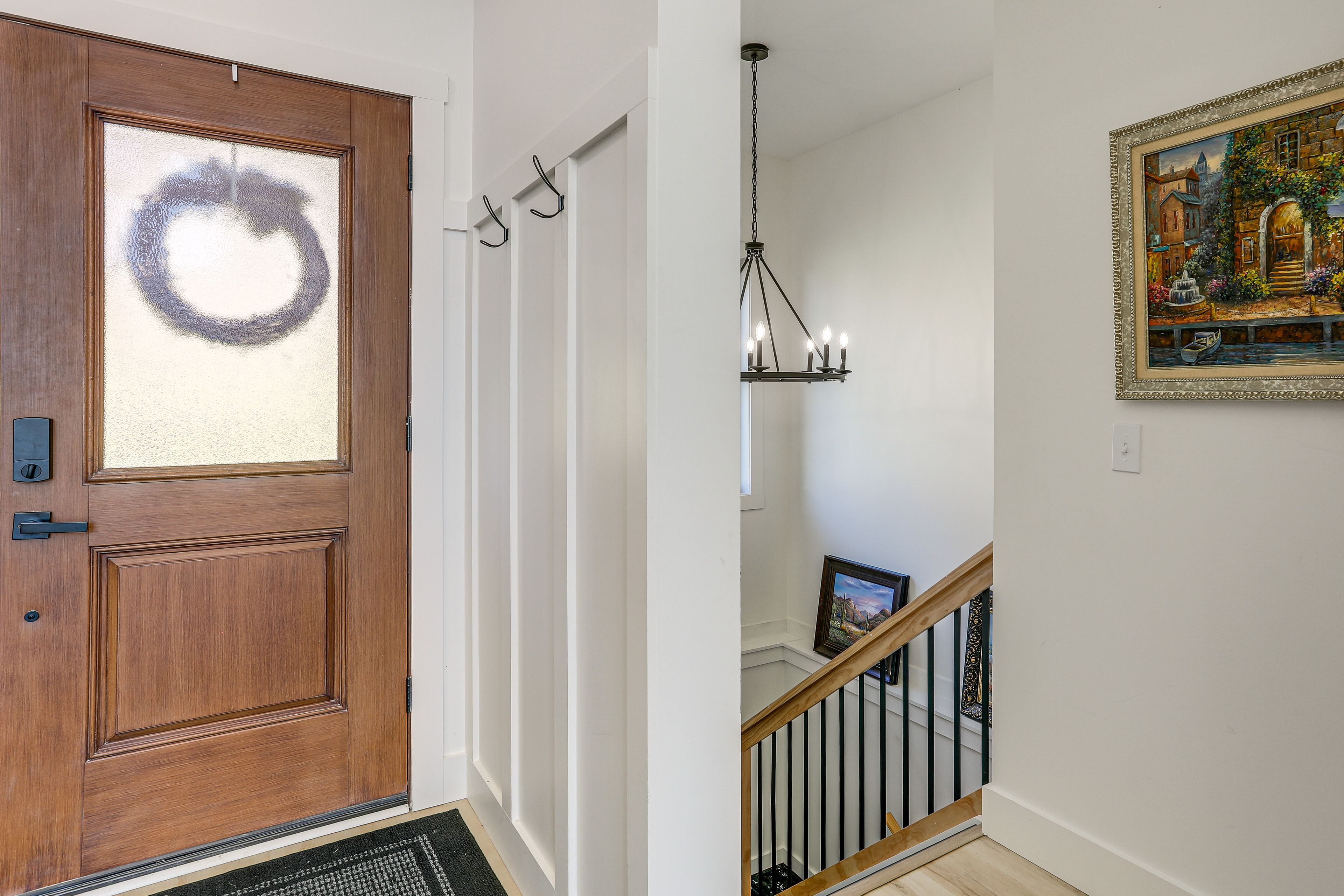 Front Entryway | Main Level