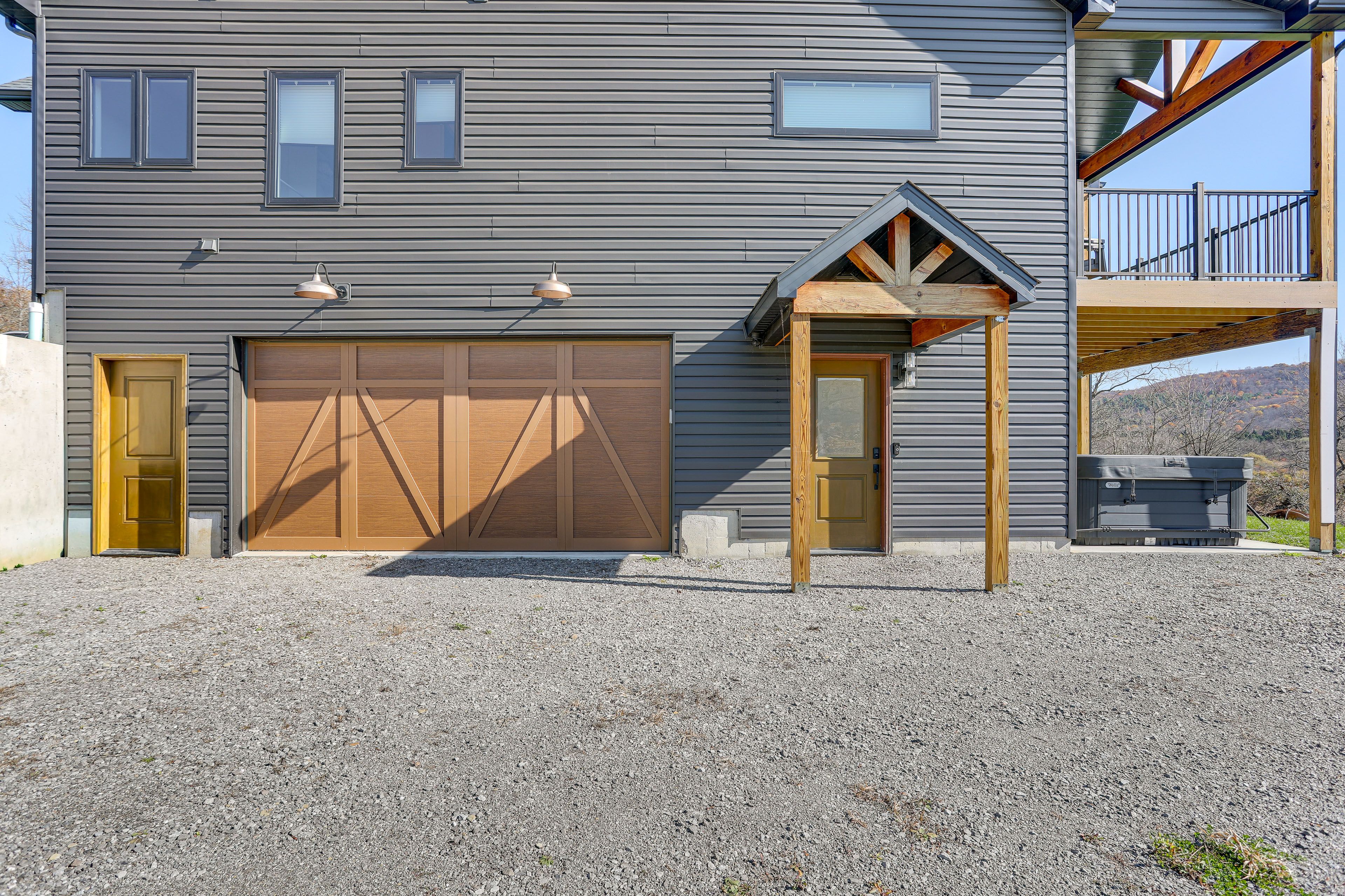 Parking | Driveway (4 Vehicles)