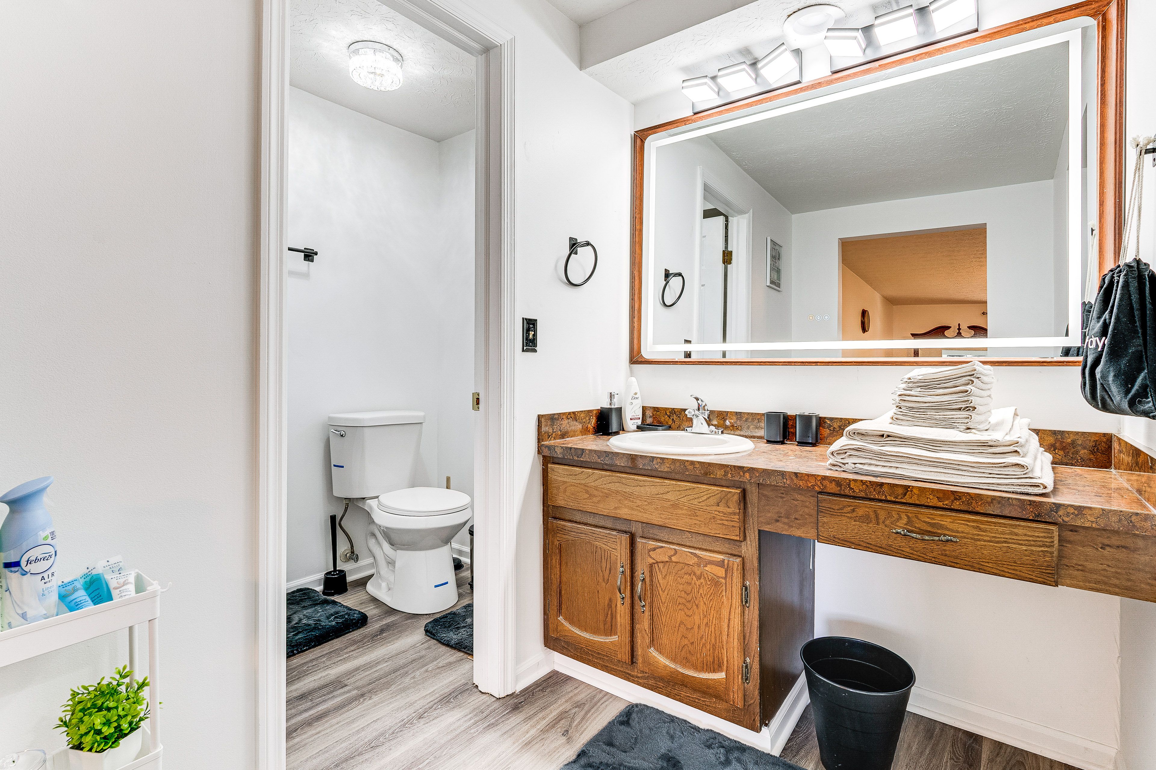 Full Bathroom | 2nd Floor