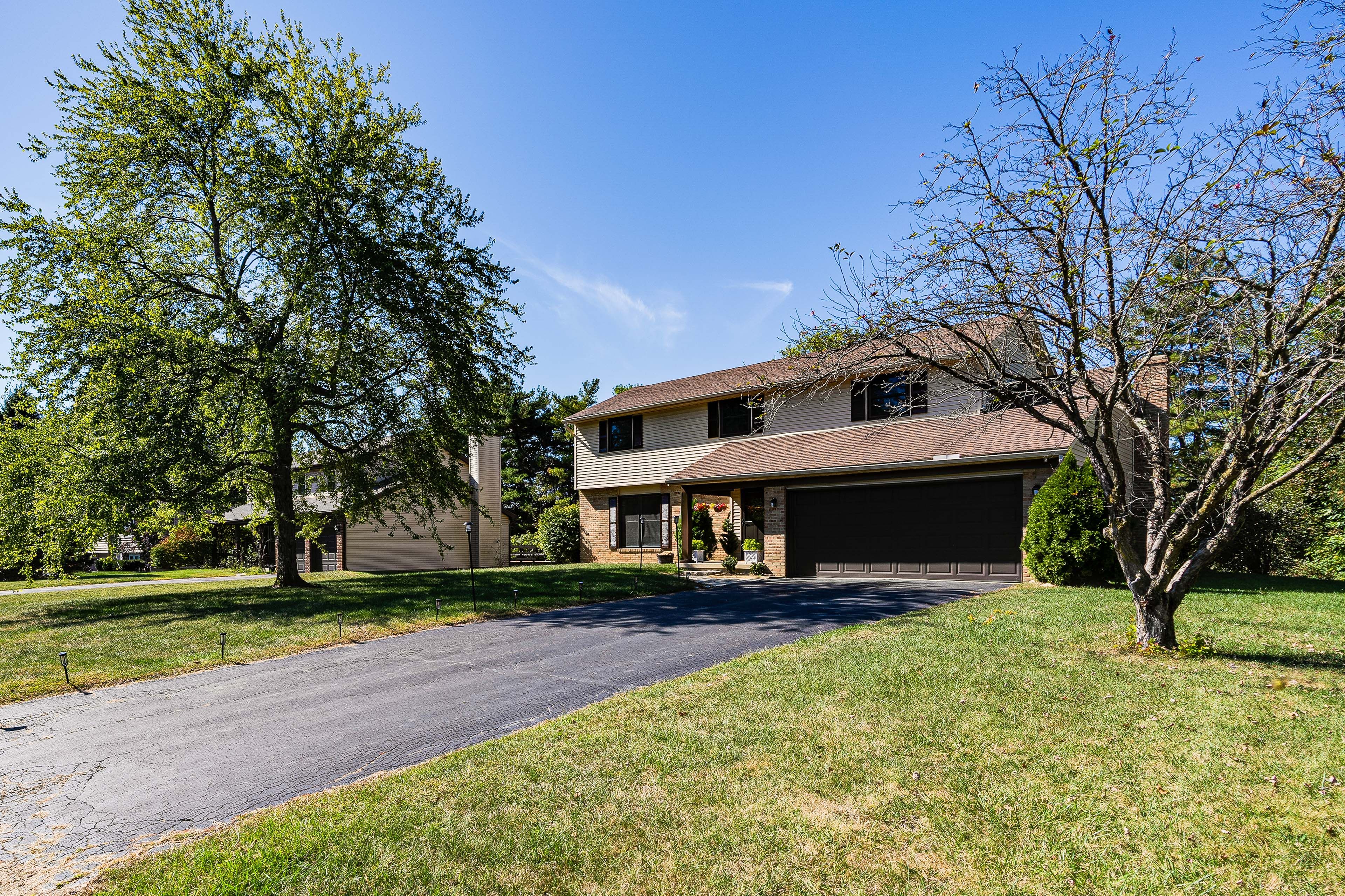 Parking | Driveway (4 Vehicles) | Garage (2 Vehicles) | Free Street Parking
