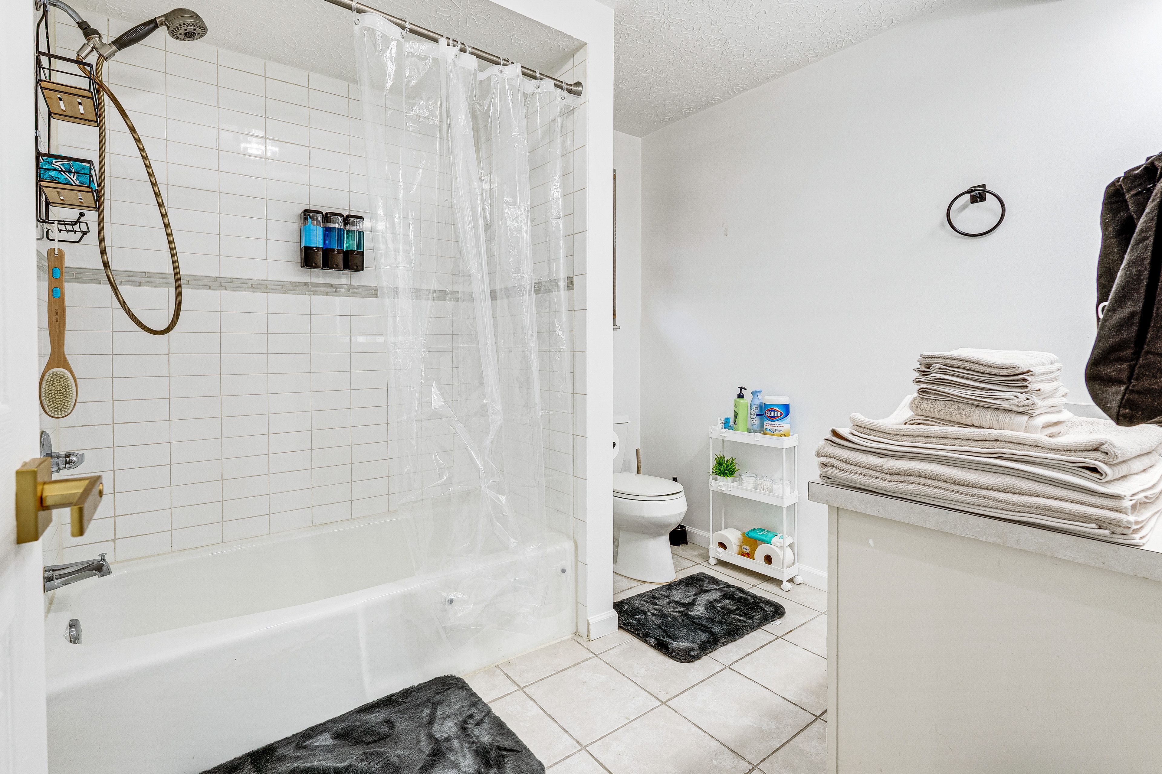 Full Bathroom | 2nd Floor