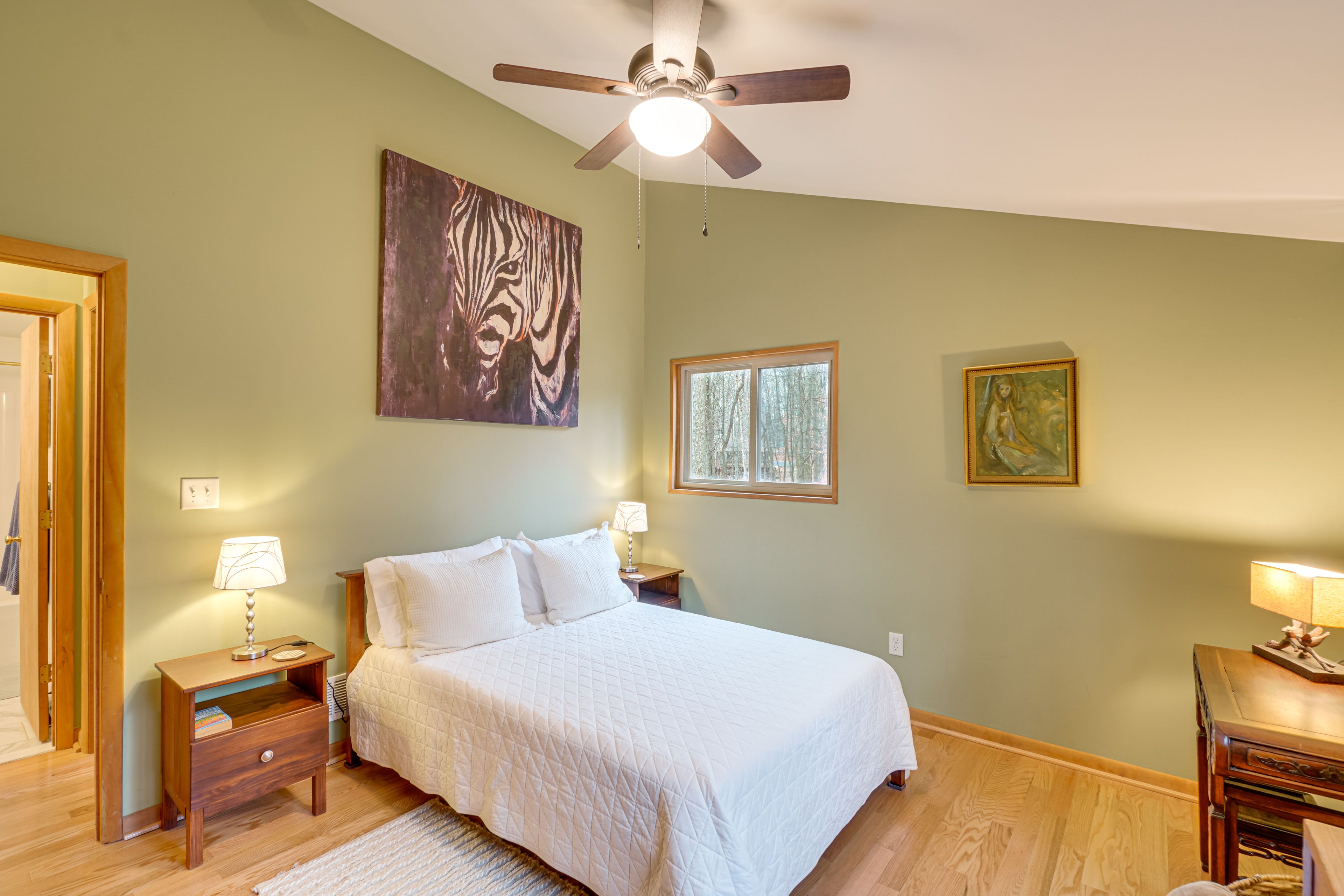 Bedroom 1 | Queen Bed | Linens Provided