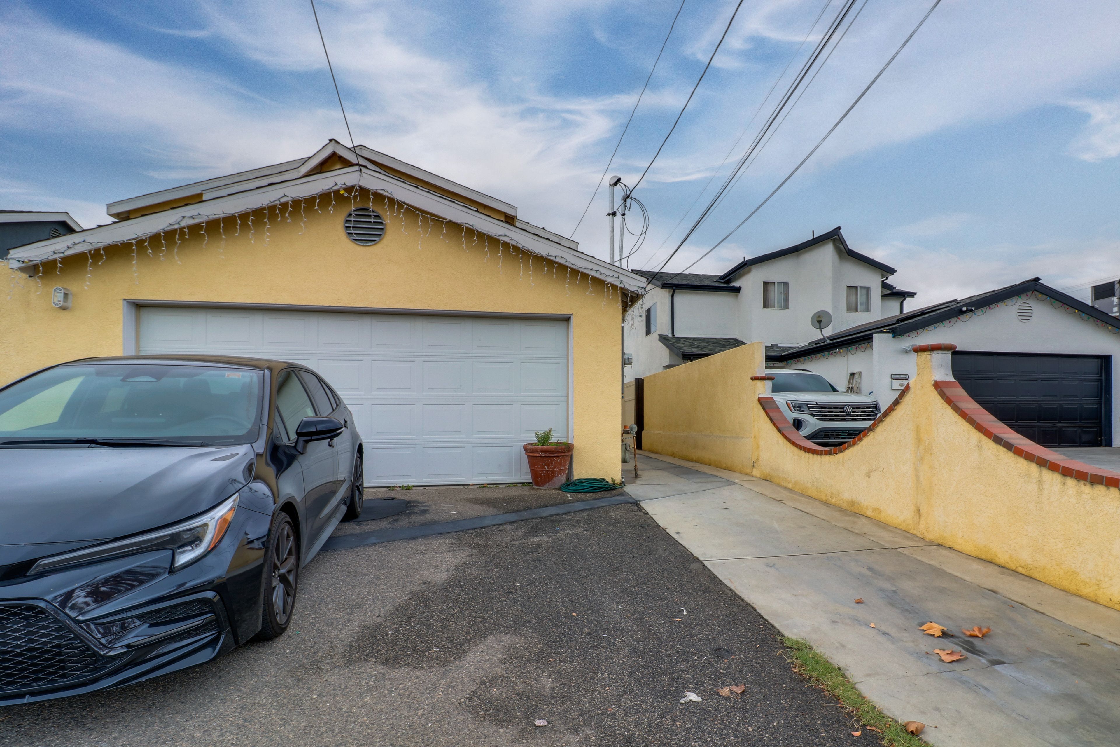 Exterior | Driveway Parking (1 Vehicle)