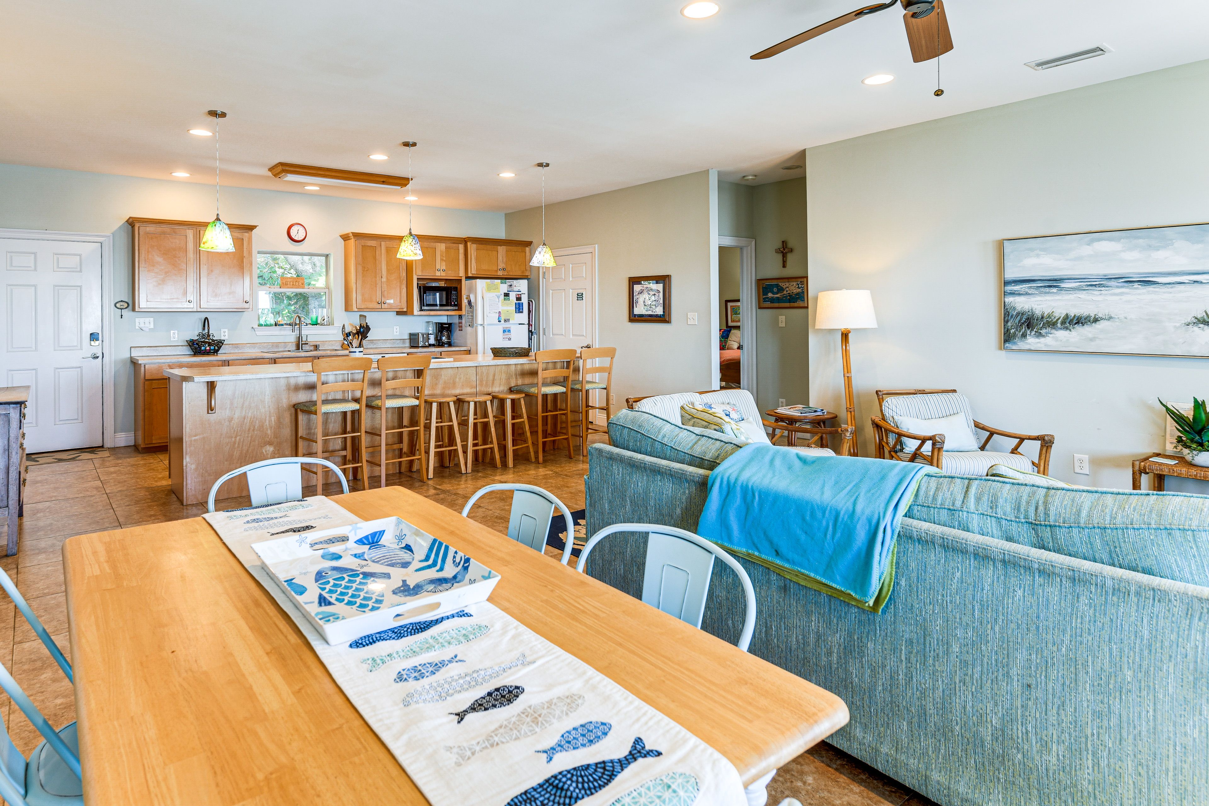 Dining Area | Dishware/Flatware