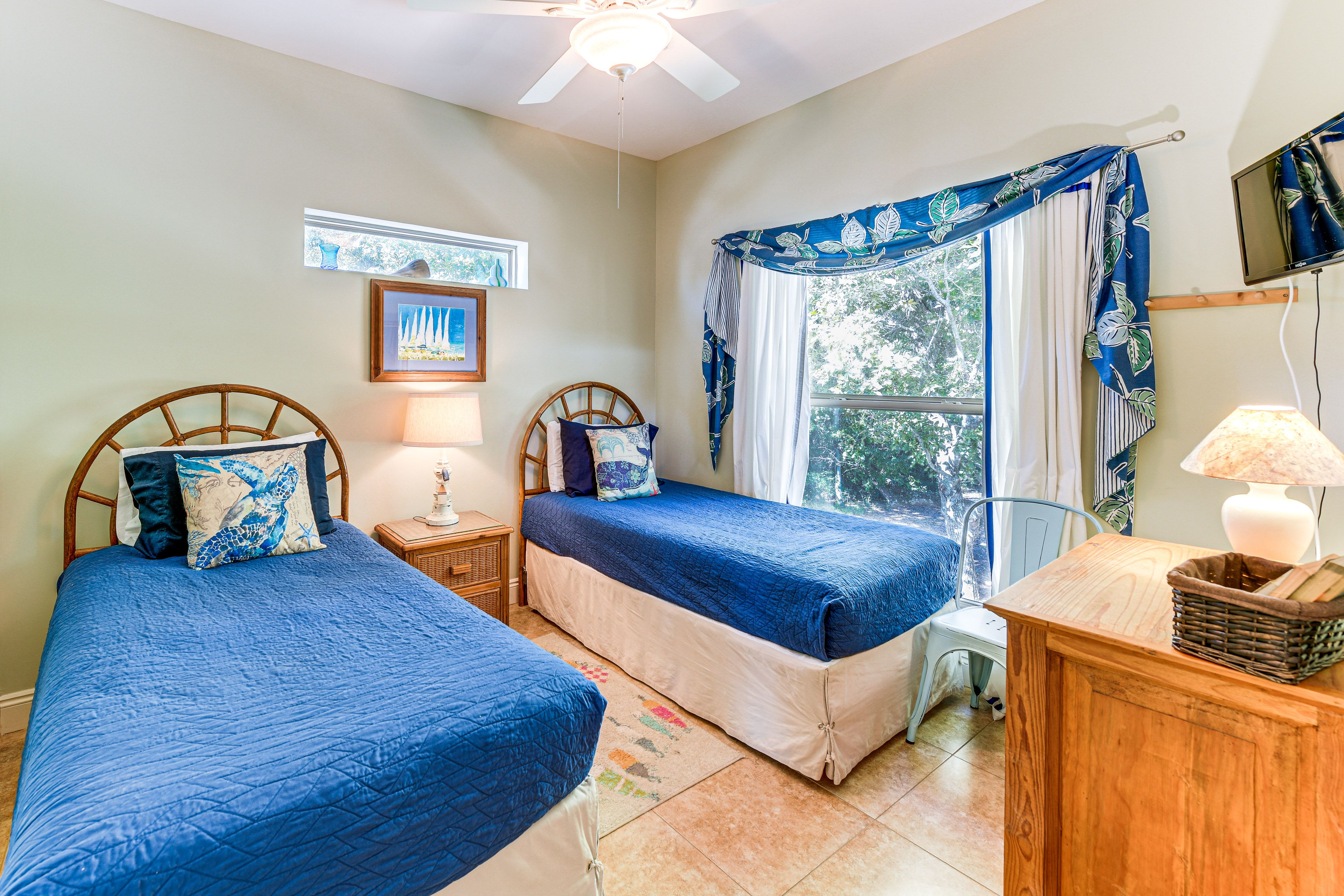 Bedroom 4 | 2 Twin Beds