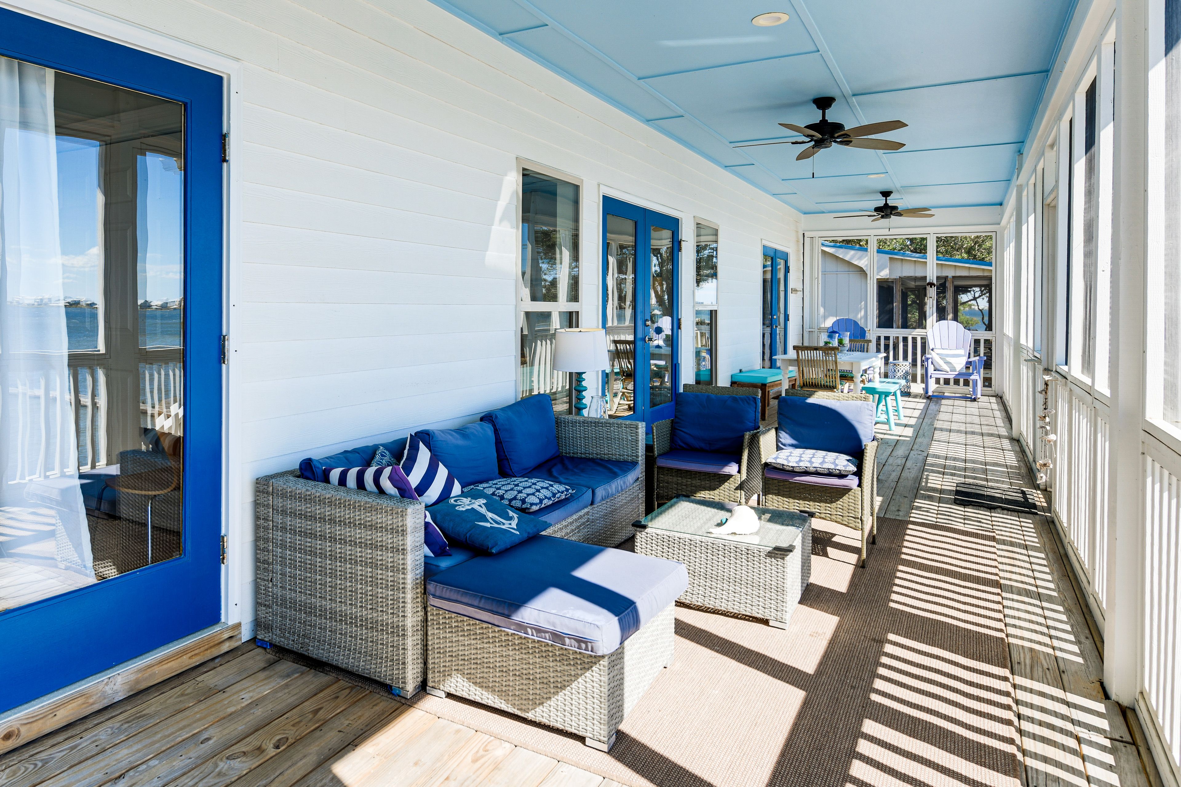 Screened-In Balcony | Dining Table