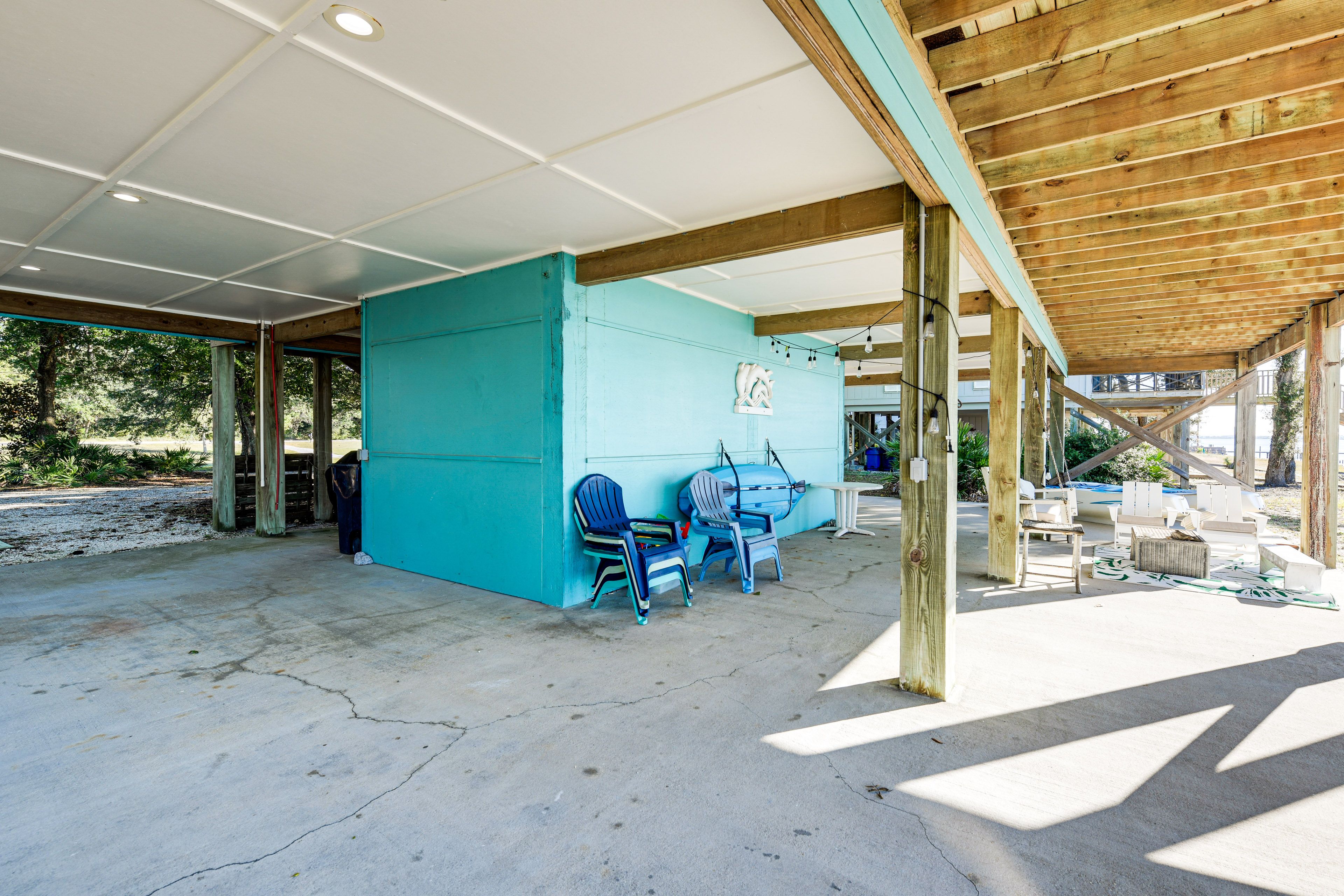 Covered Patio w/ Seating