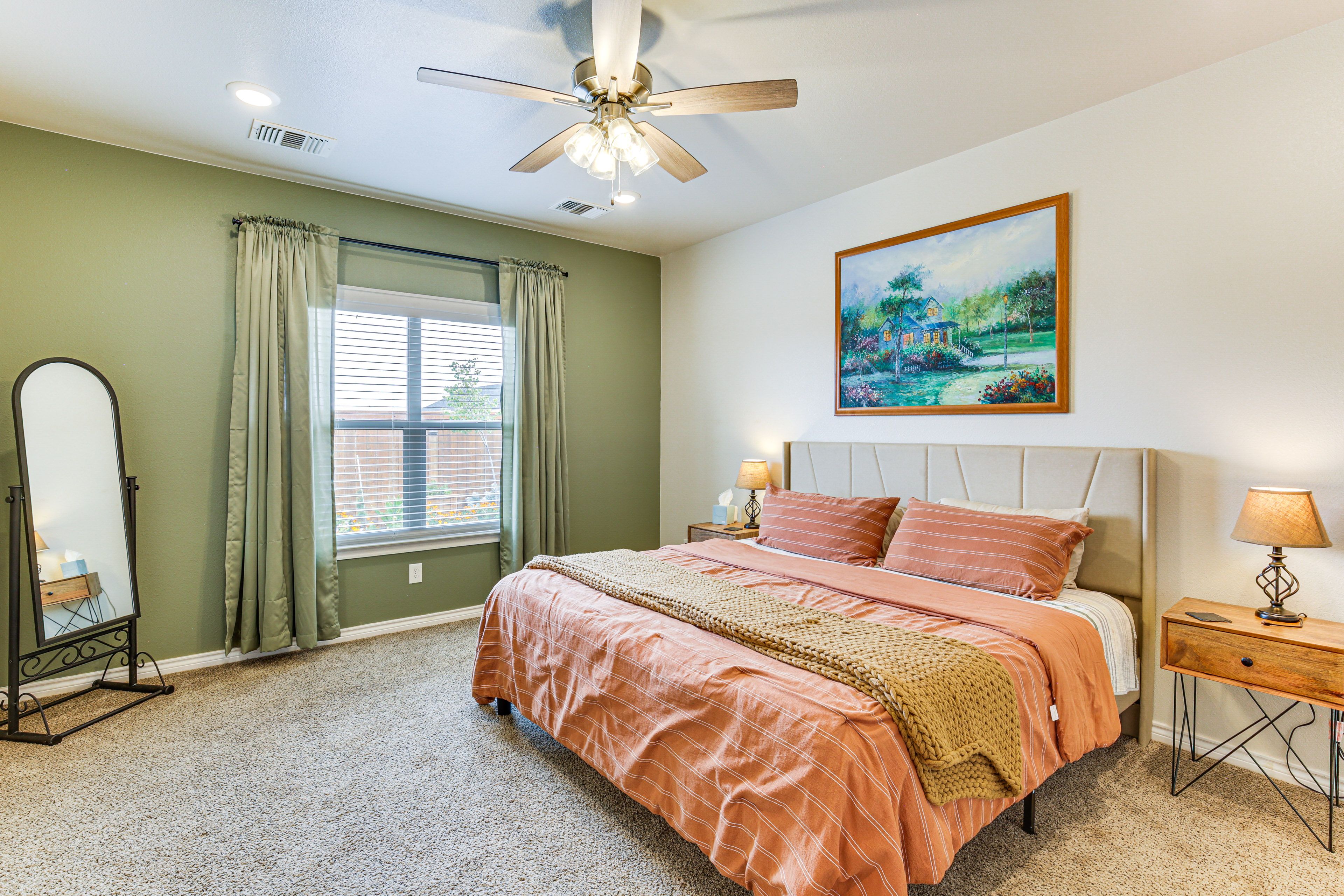 Bedroom 1 | King Bed