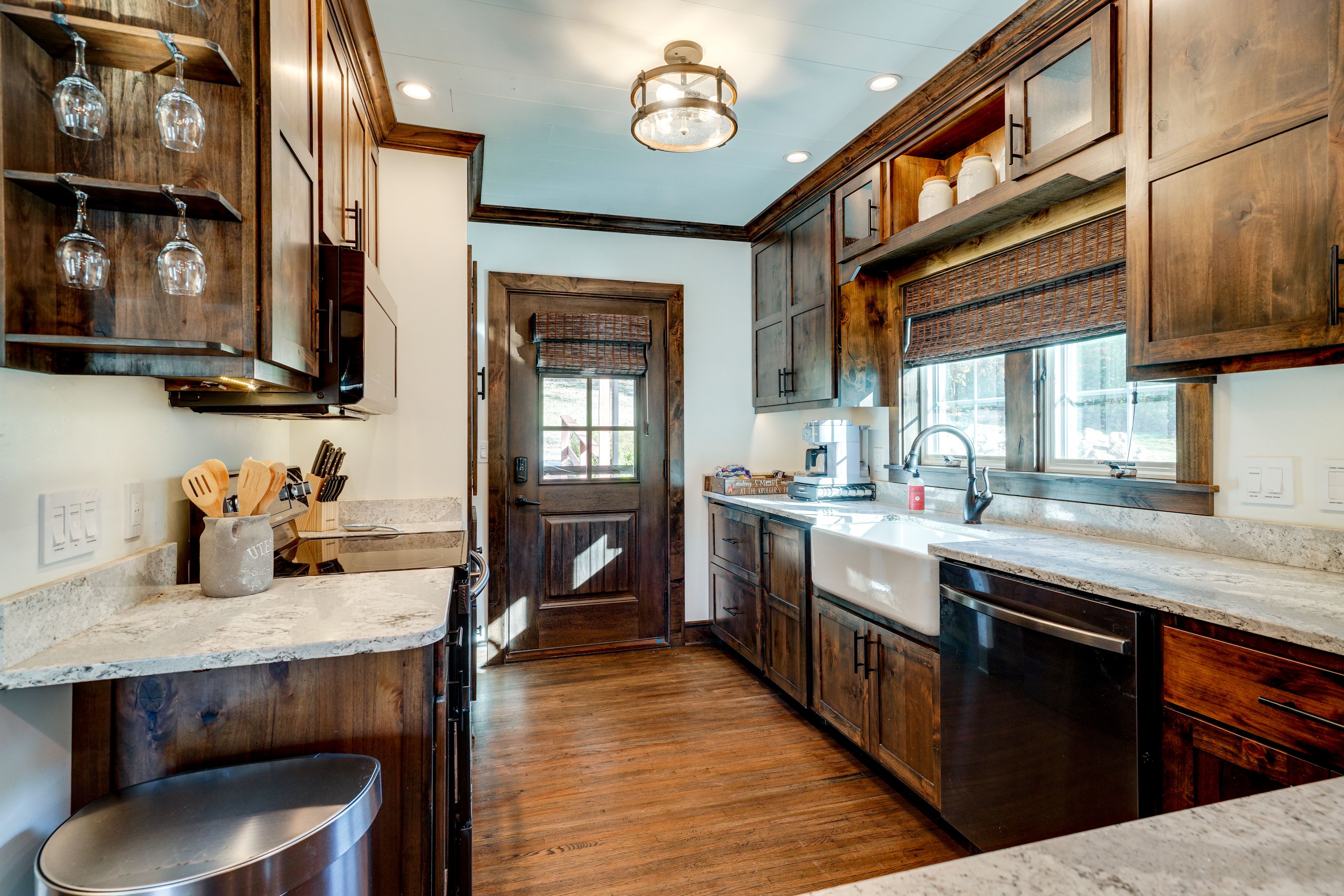 Kitchen | Toaster | Spices | 1st Floor