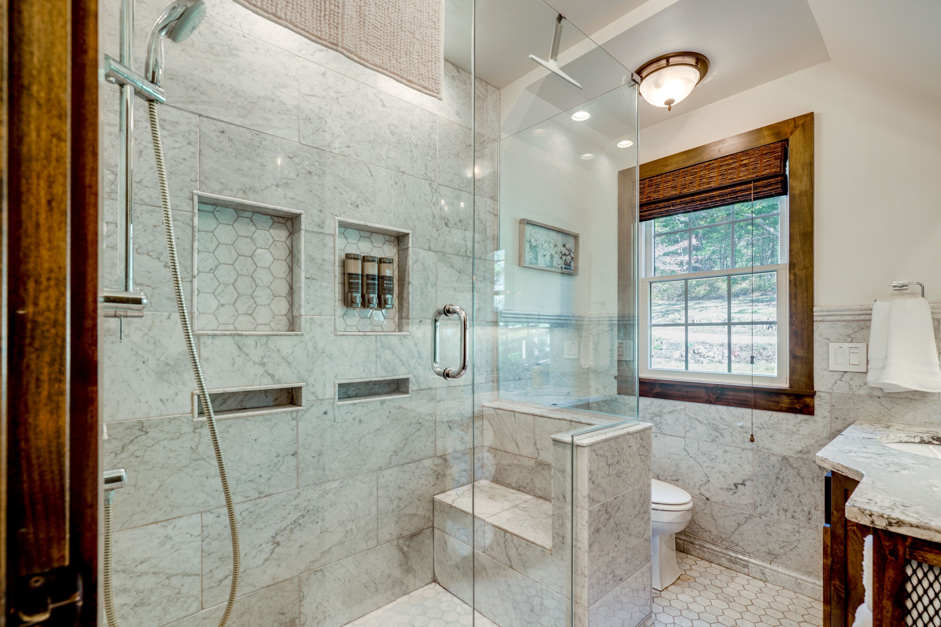 Full Bathroom | 1st Floor