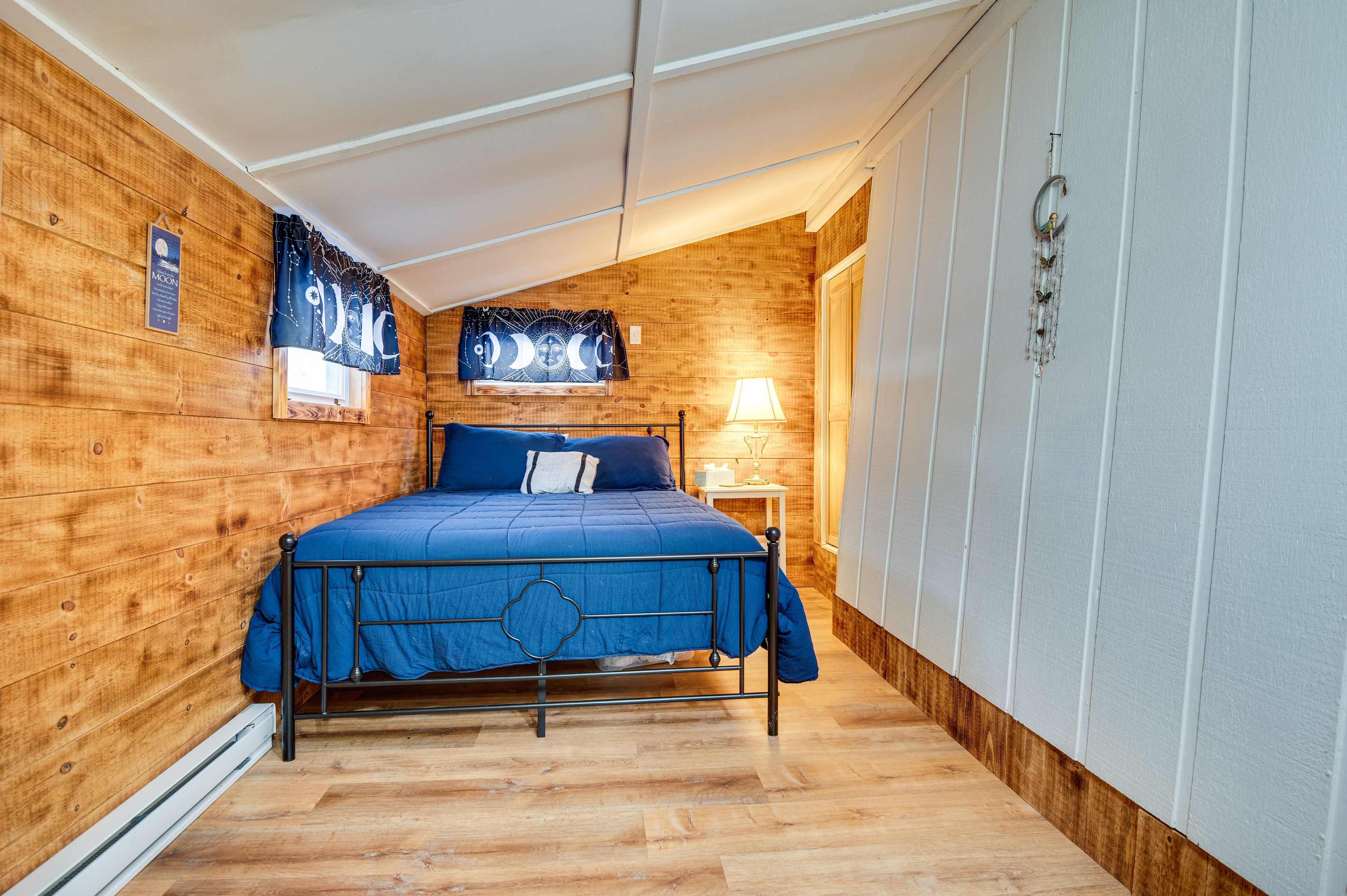 Bedroom 2 | Queen Bed