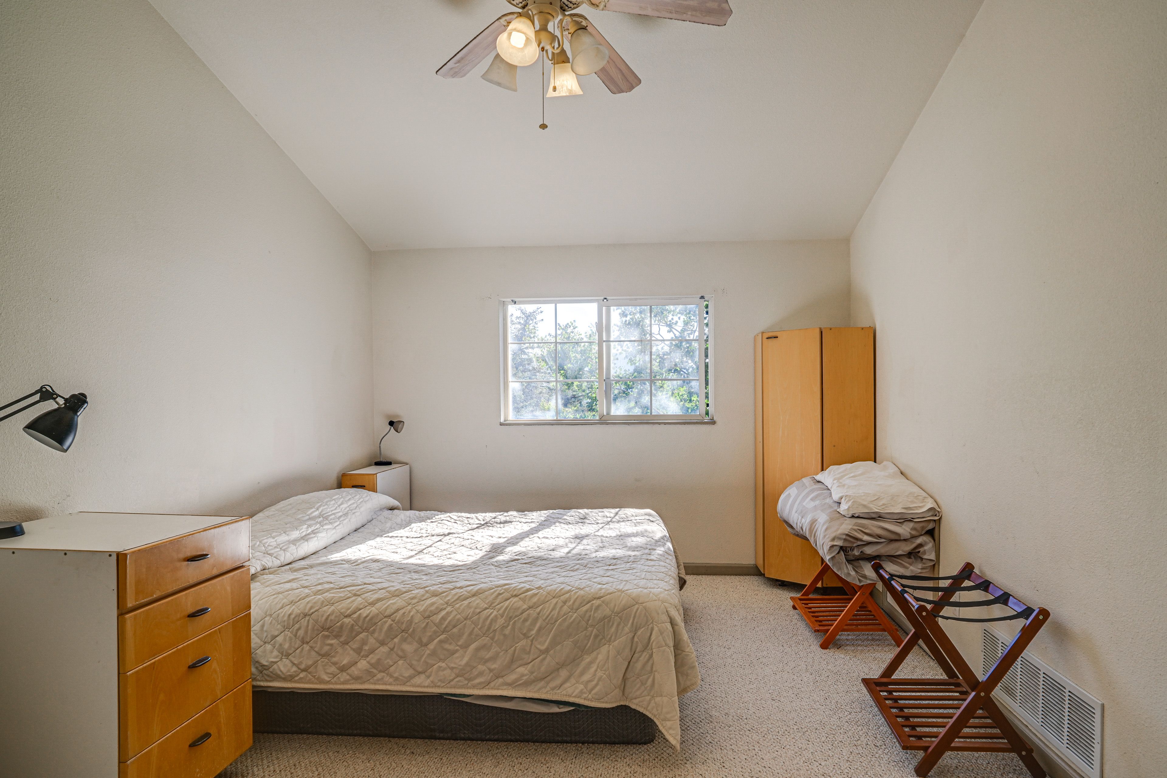 Bedroom 1 | King Bed