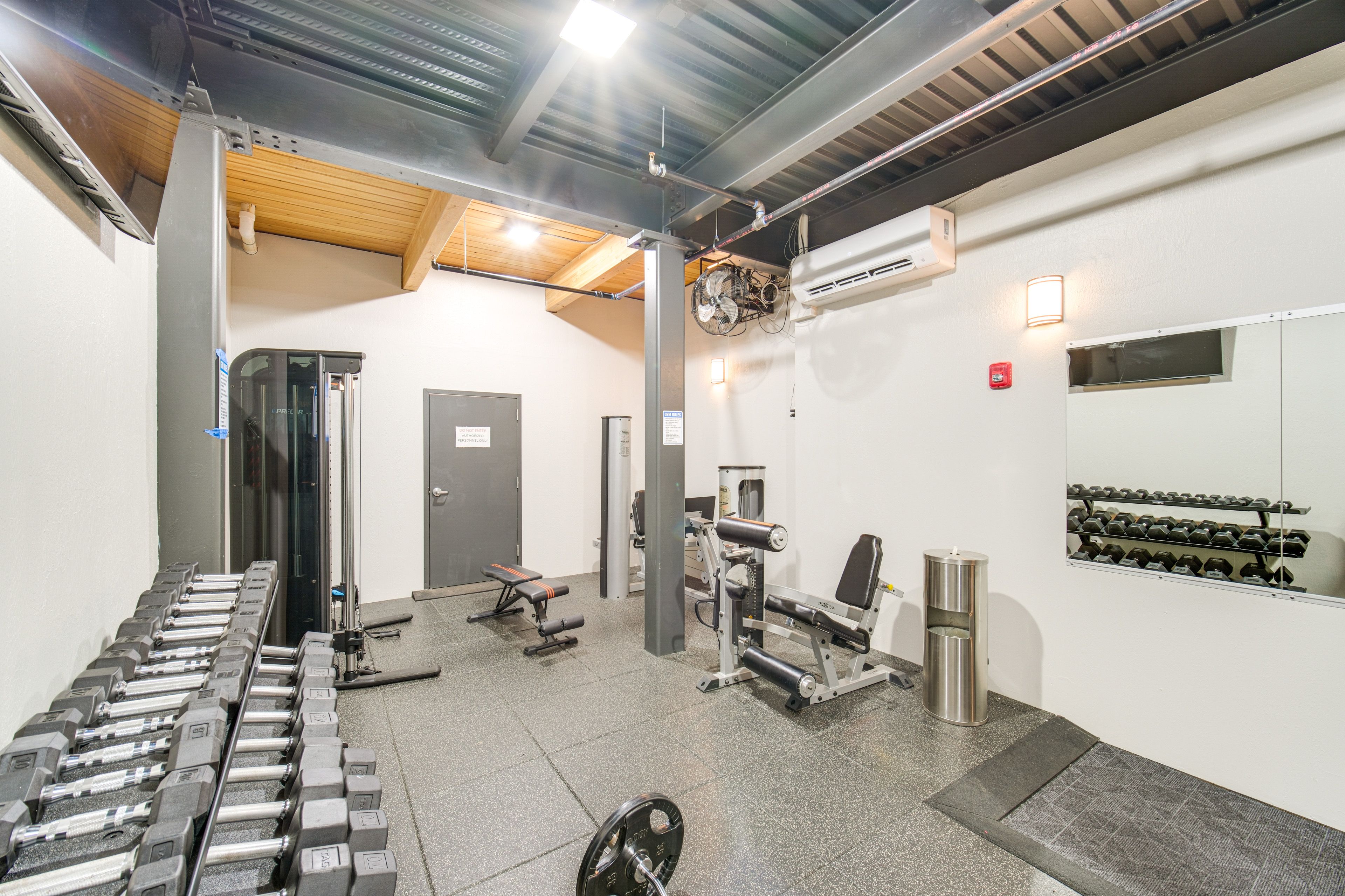 Community Strength & Cardio Gyms